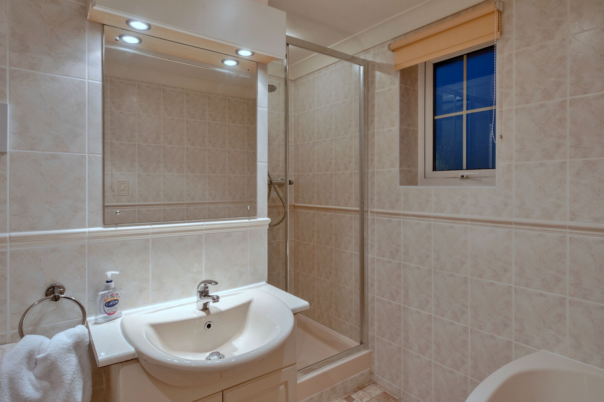 2 Chy Lowen - Badkamer