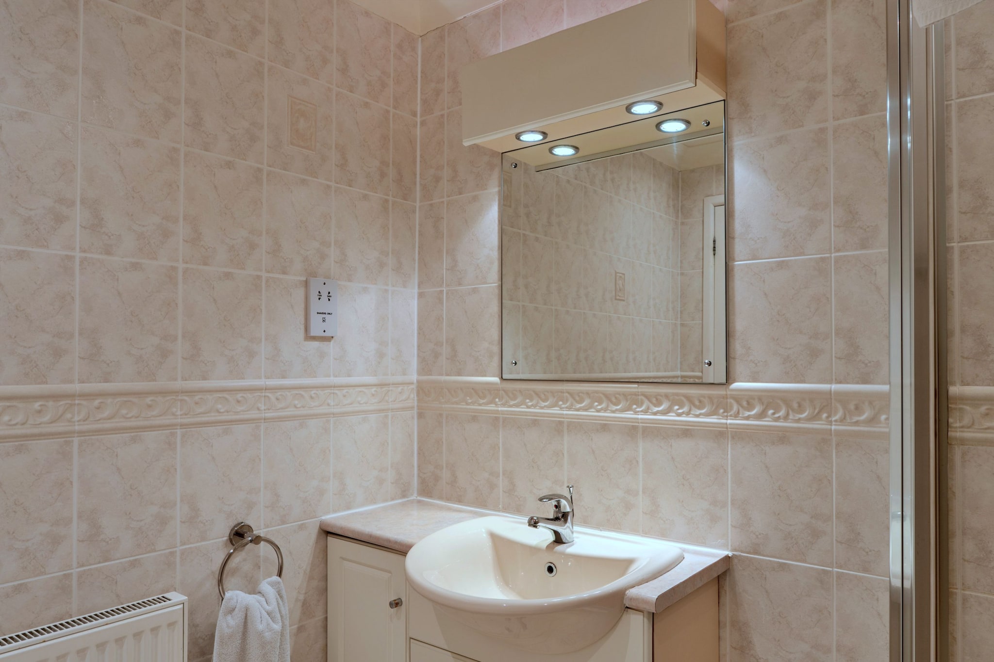 20 Chy Lowen - Badkamer