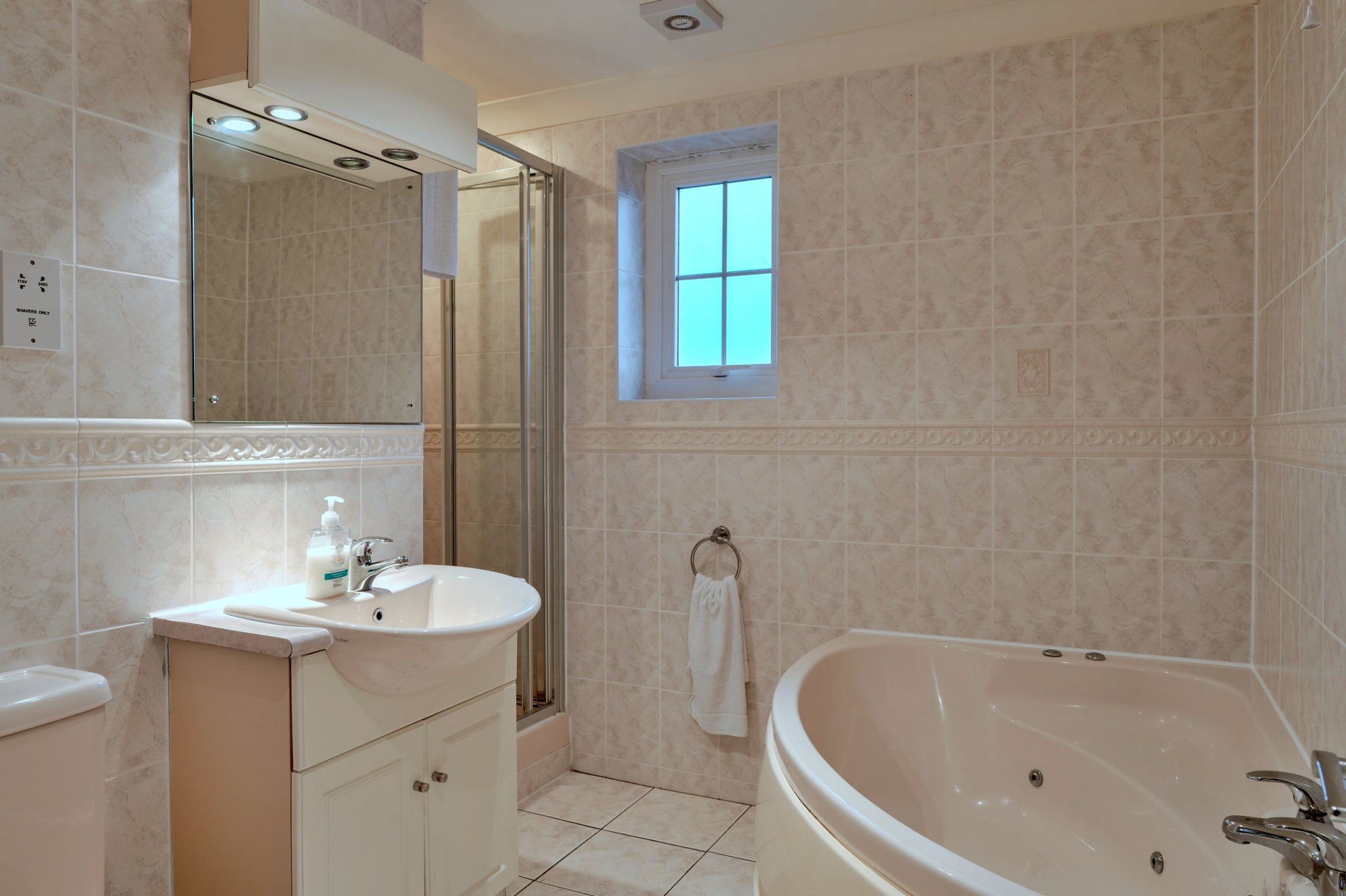 20 Chy Lowen - Badkamer