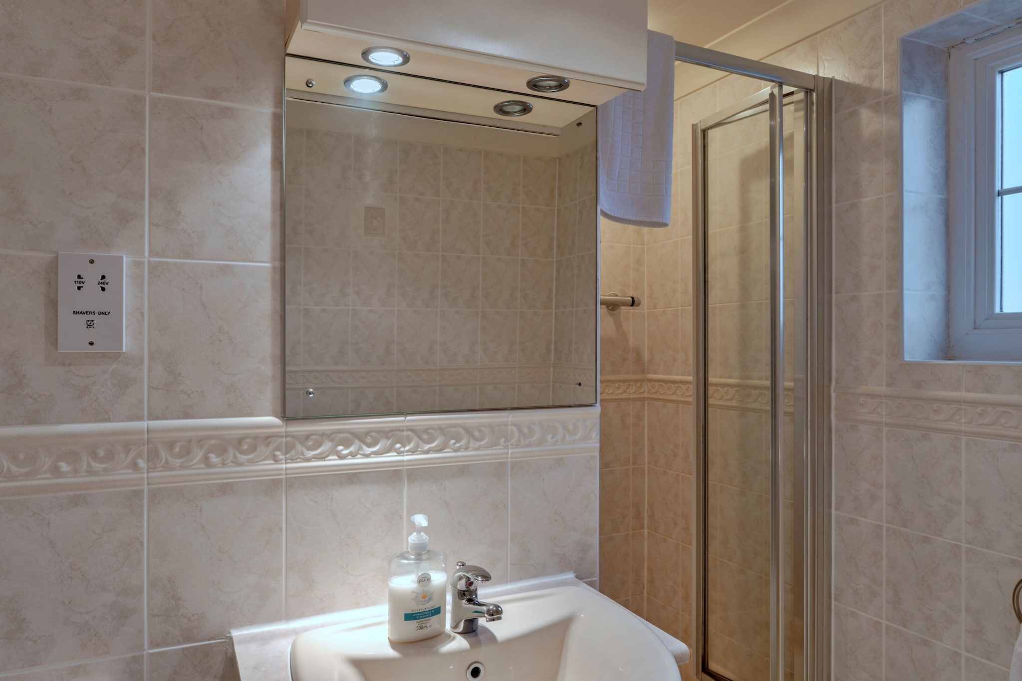 20 Chy Lowen - Badkamer