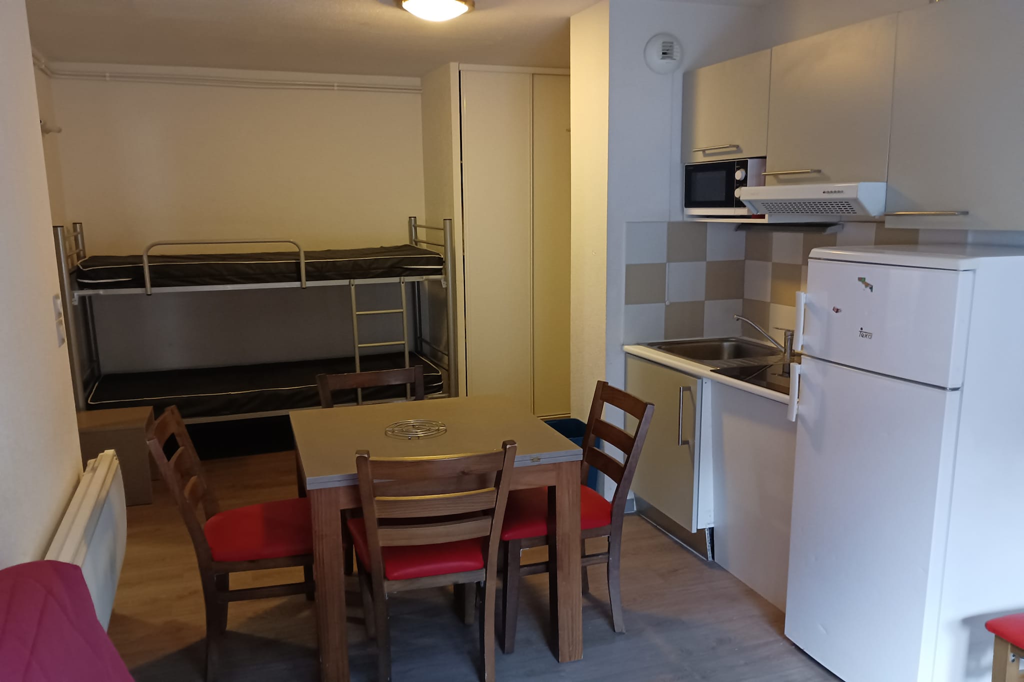 Ski Apartment with Pool & Free Parking
