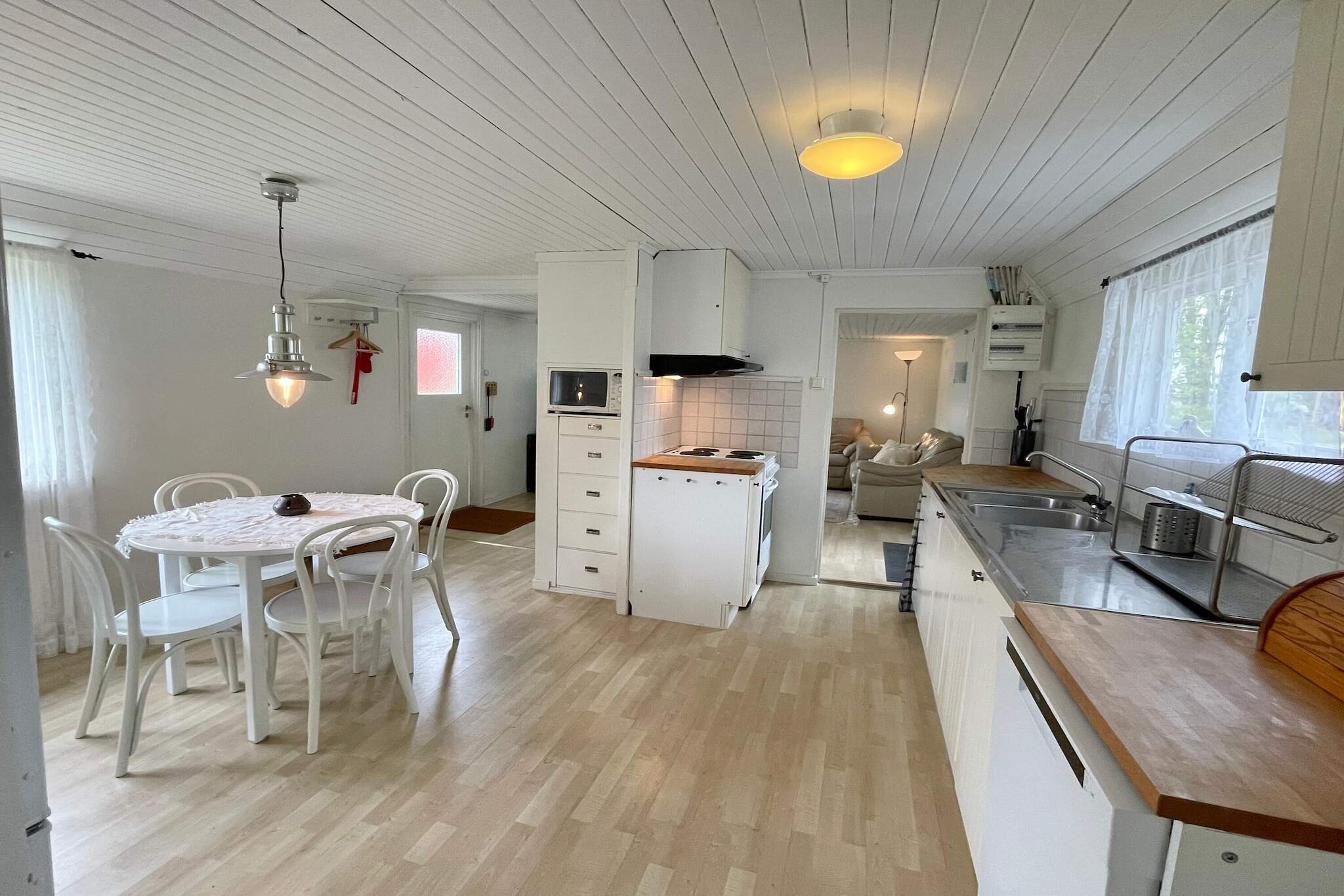 6 person holiday home in LÖTTORP