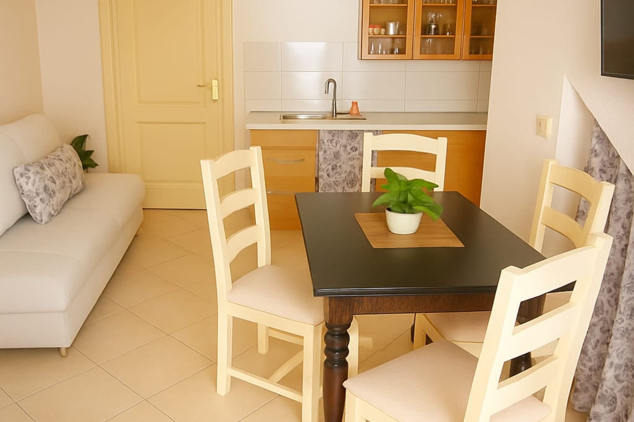 One Bedroom apartment with Balcony and Sea View (A2)