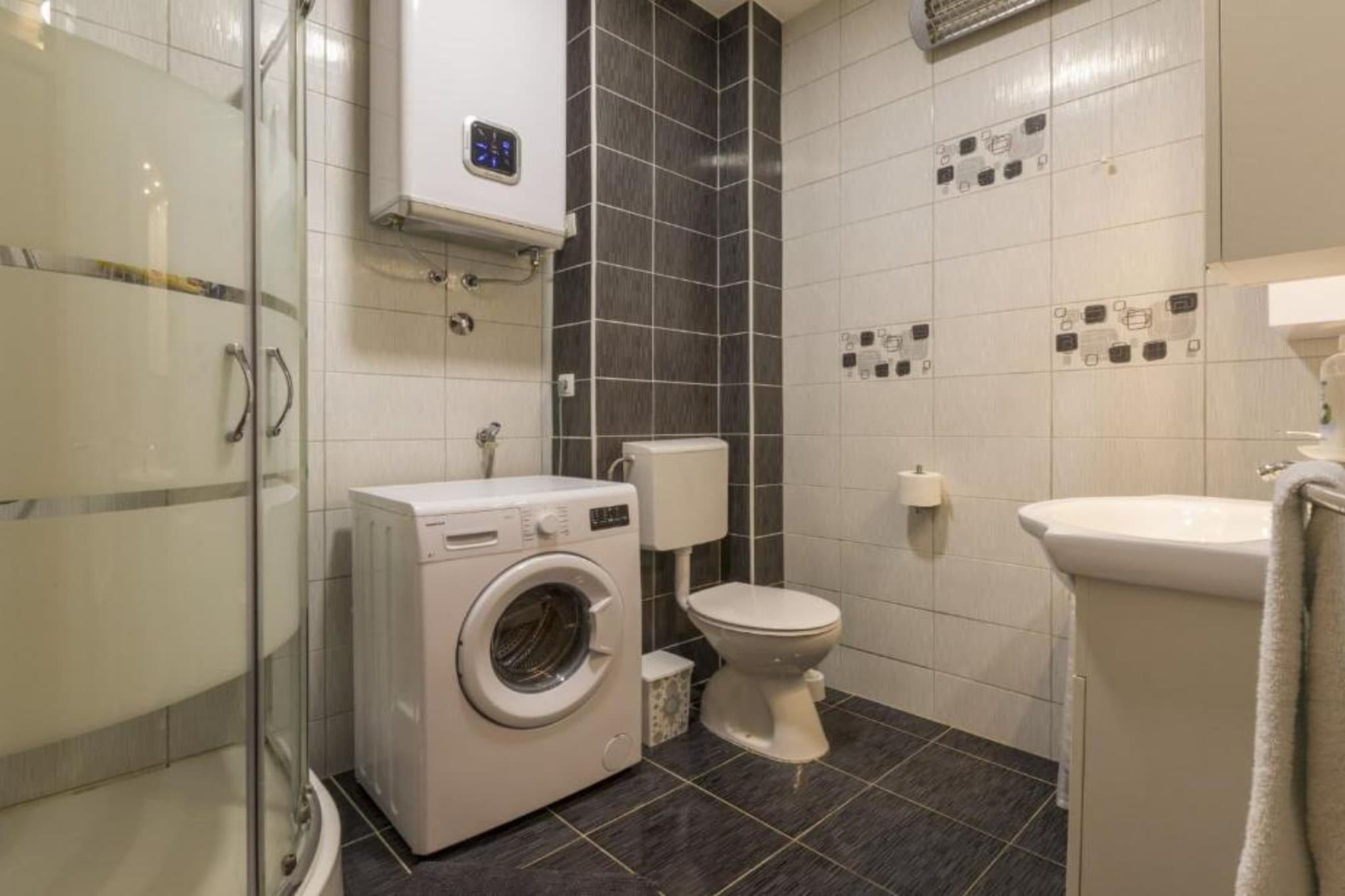 Charming Apartment Vlatka - Two Bedroom Apartment with Loggia - Bathroom