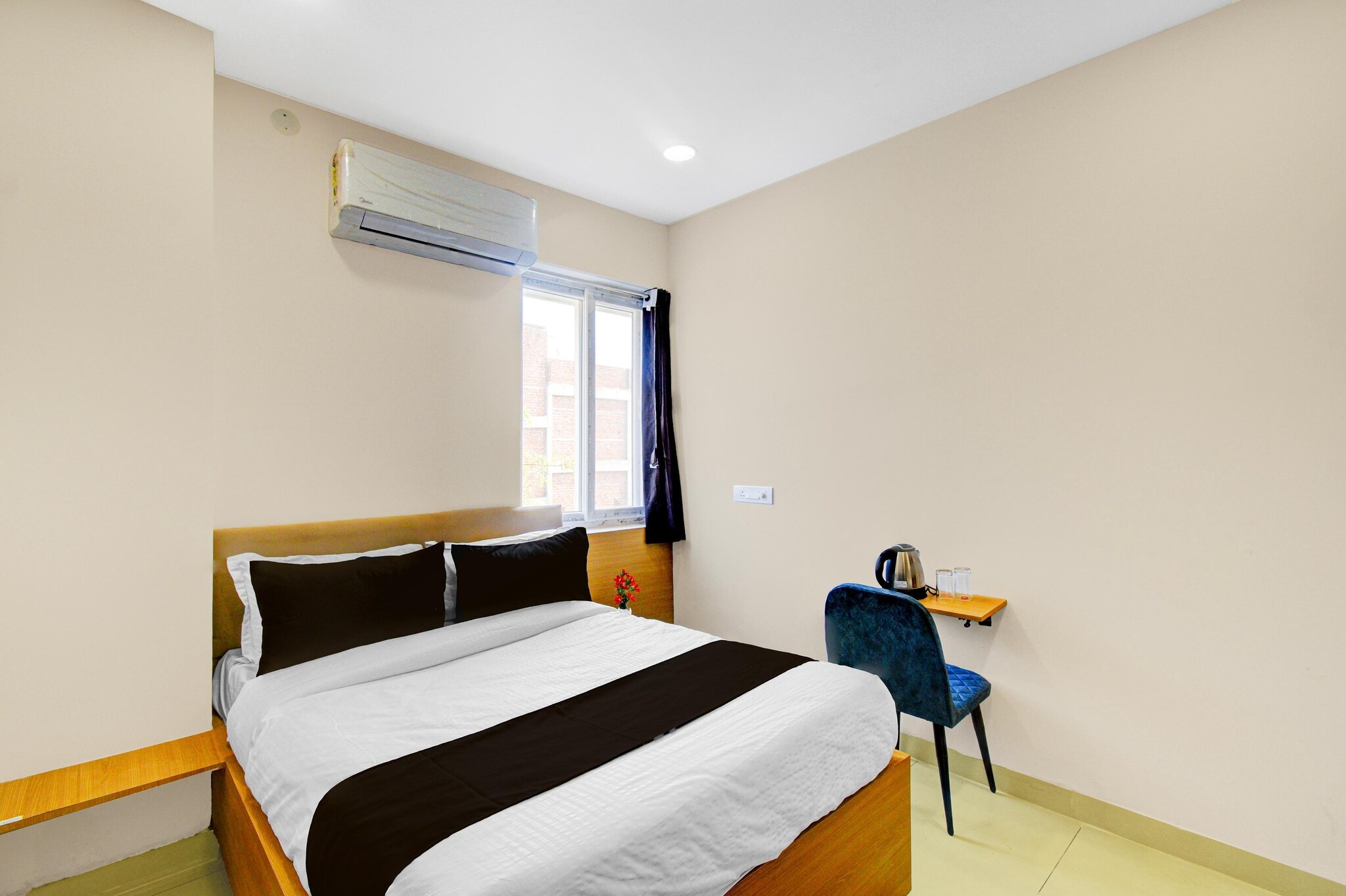 Enjoy a comfortable and hassle-free experience at our thoughtfully designed property. Each room is equipped with modern amenities, cozy bedding, and elegant decor to make you feel right at home. Located conveniently with easy access to public transport and major attractions, it's perfect for both business and leisure travelers. Cleanliness and guest comfort are our top priorities, and our team is available 24/7 to assist you throughout your stay.