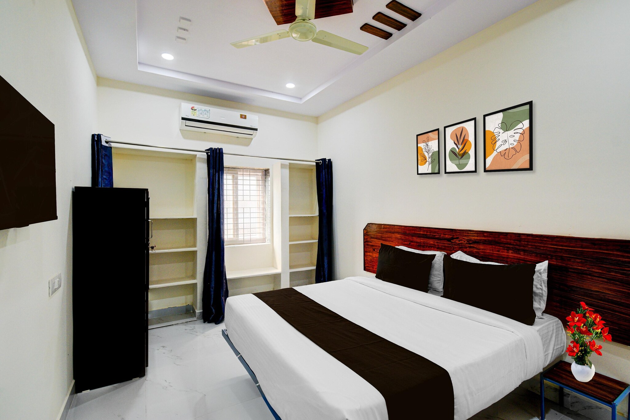 Super Hotel O Square Mall Hyderabad