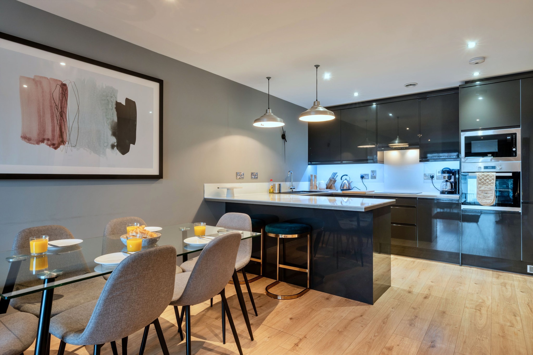 Plymouth Residence - Eetkamer
