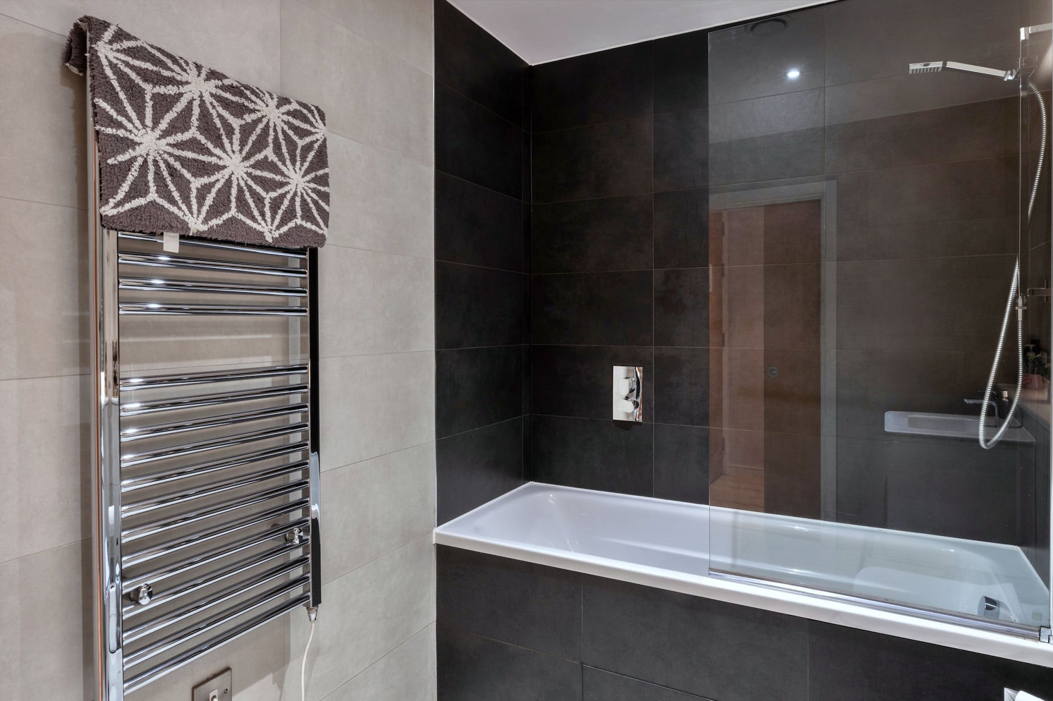Plymouth Residence - Badkamer