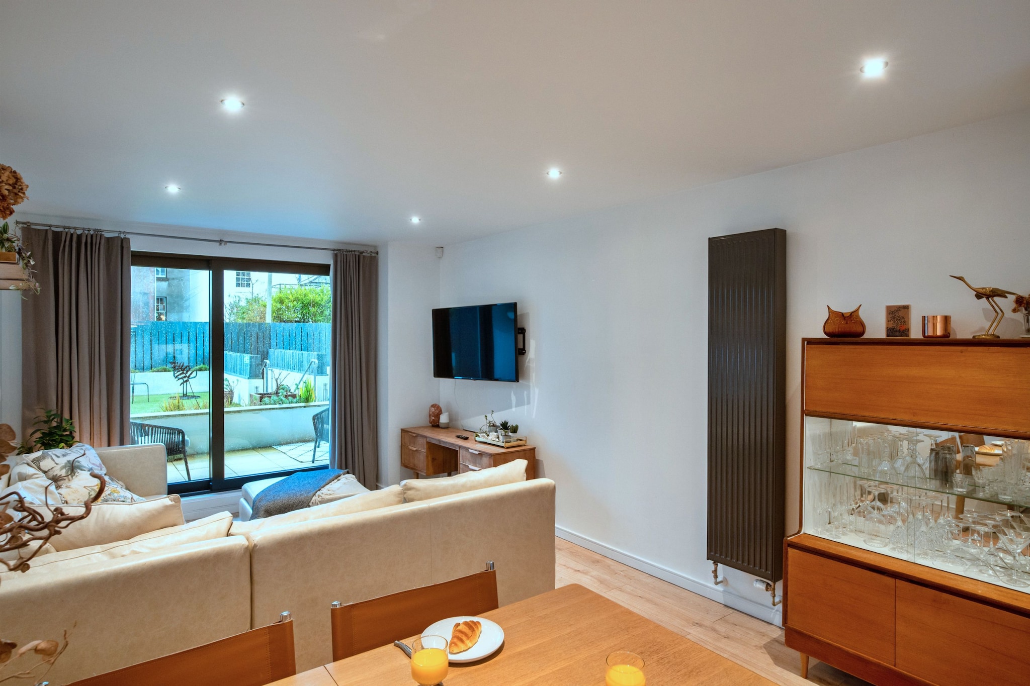 Plymouth City Apartment - Woonkamer
