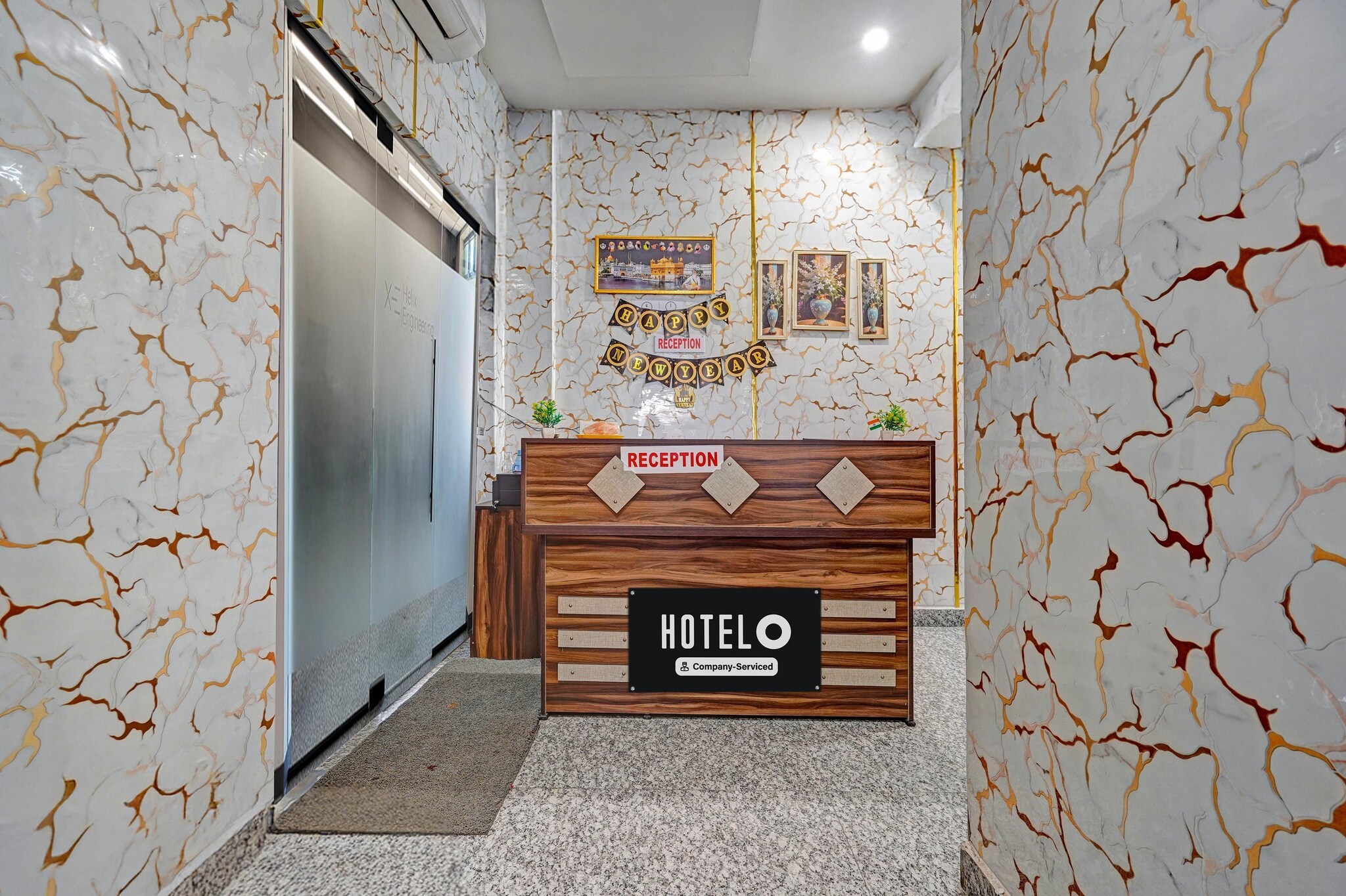 Ground floor: (bedroom(double bed, TV, seating area, balcony, air conditioning, telephone), bathroom(bathtub or shower, shower, washbasin, toilet, Towels incl., shampoo, body soap, hot water))