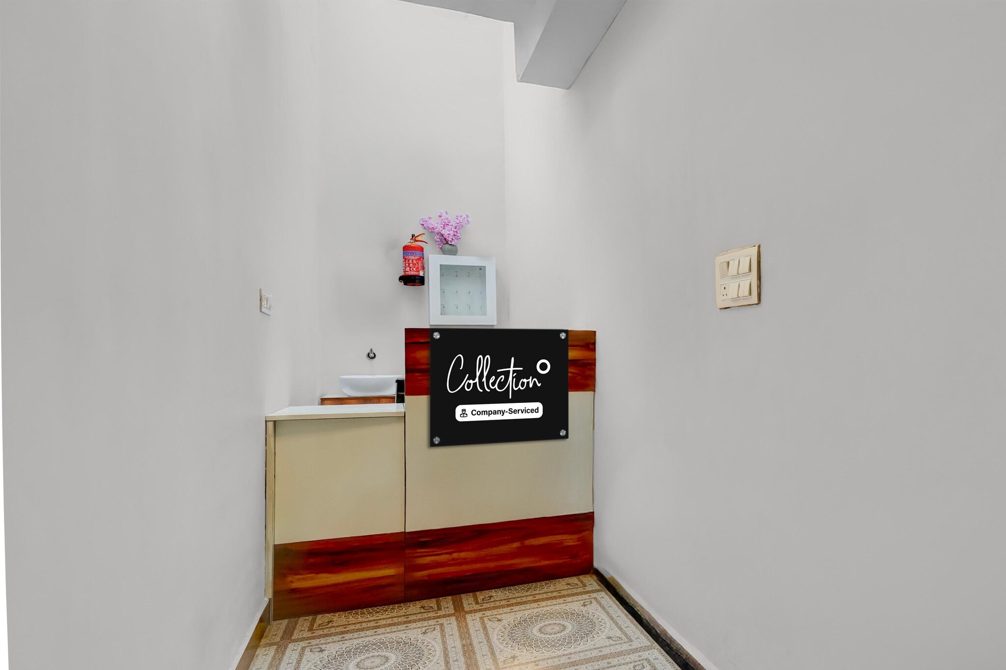 Ground floor: (bedroom(double bed, TV, seating area, balcony, air conditioning, telephone), bathroom(bathtub or shower, shower, washbasin, toilet, Towels incl., shampoo, body soap, hot water))