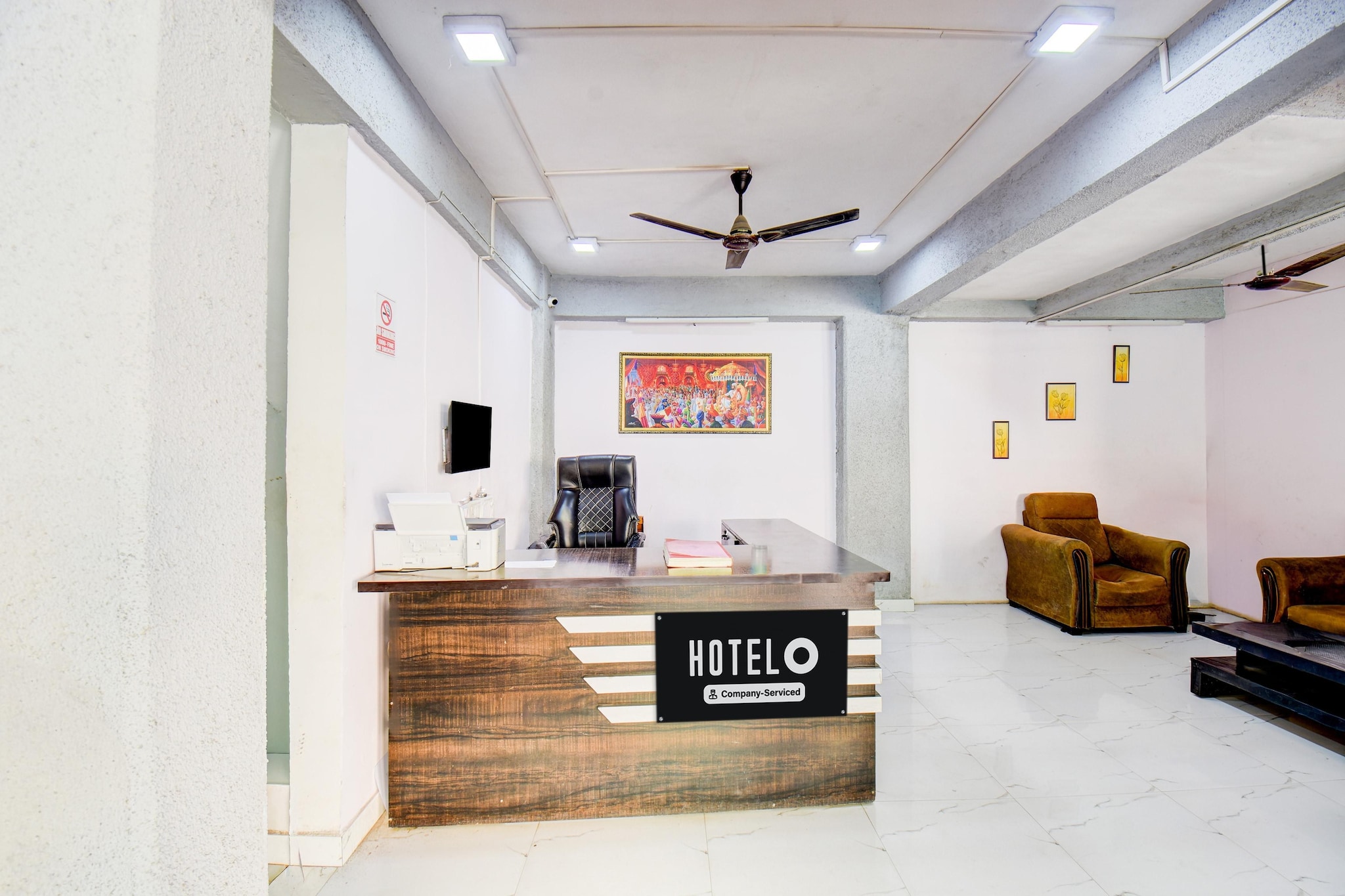 Ground floor: (bedroom(double bed, TV, seating area, air conditioning, telephone), bathroom(bathtub or shower, shower, washbasin, toilet, Towels incl., shampoo, body soap, hot water))