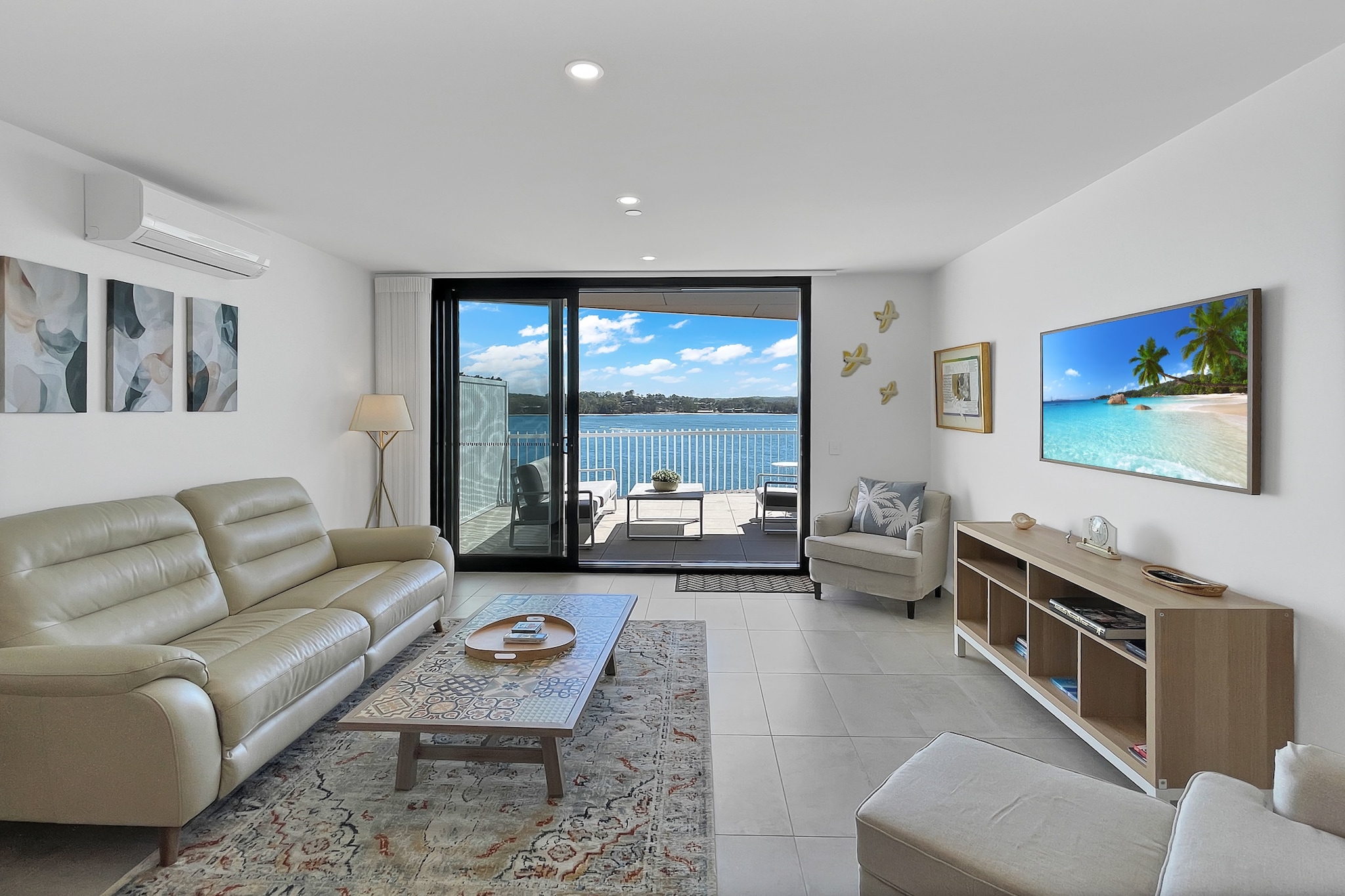 Modern 2-Bedroom Apartment with Pool Access