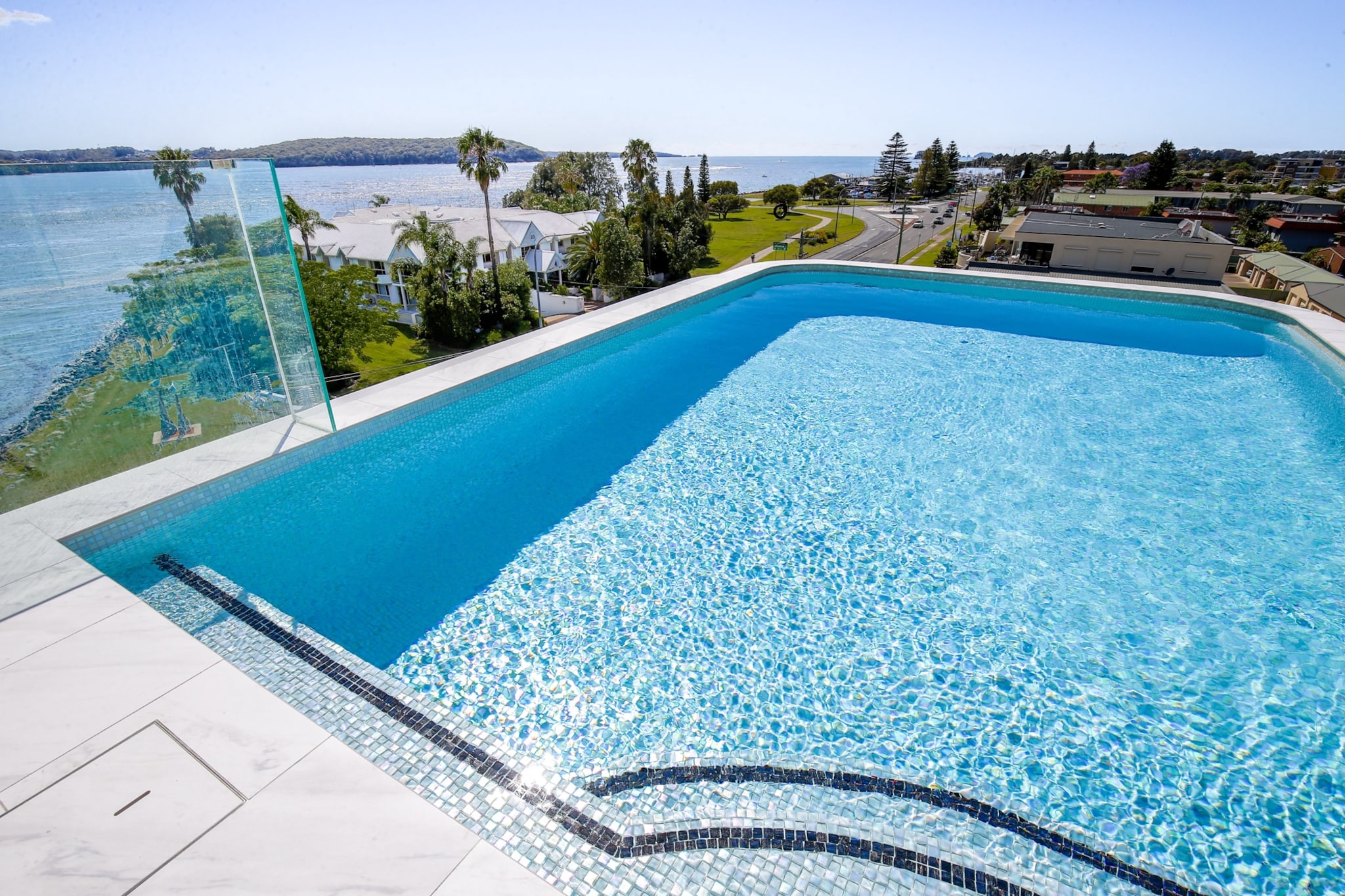 Modern 2-Bedroom Apartment with Pool Access
