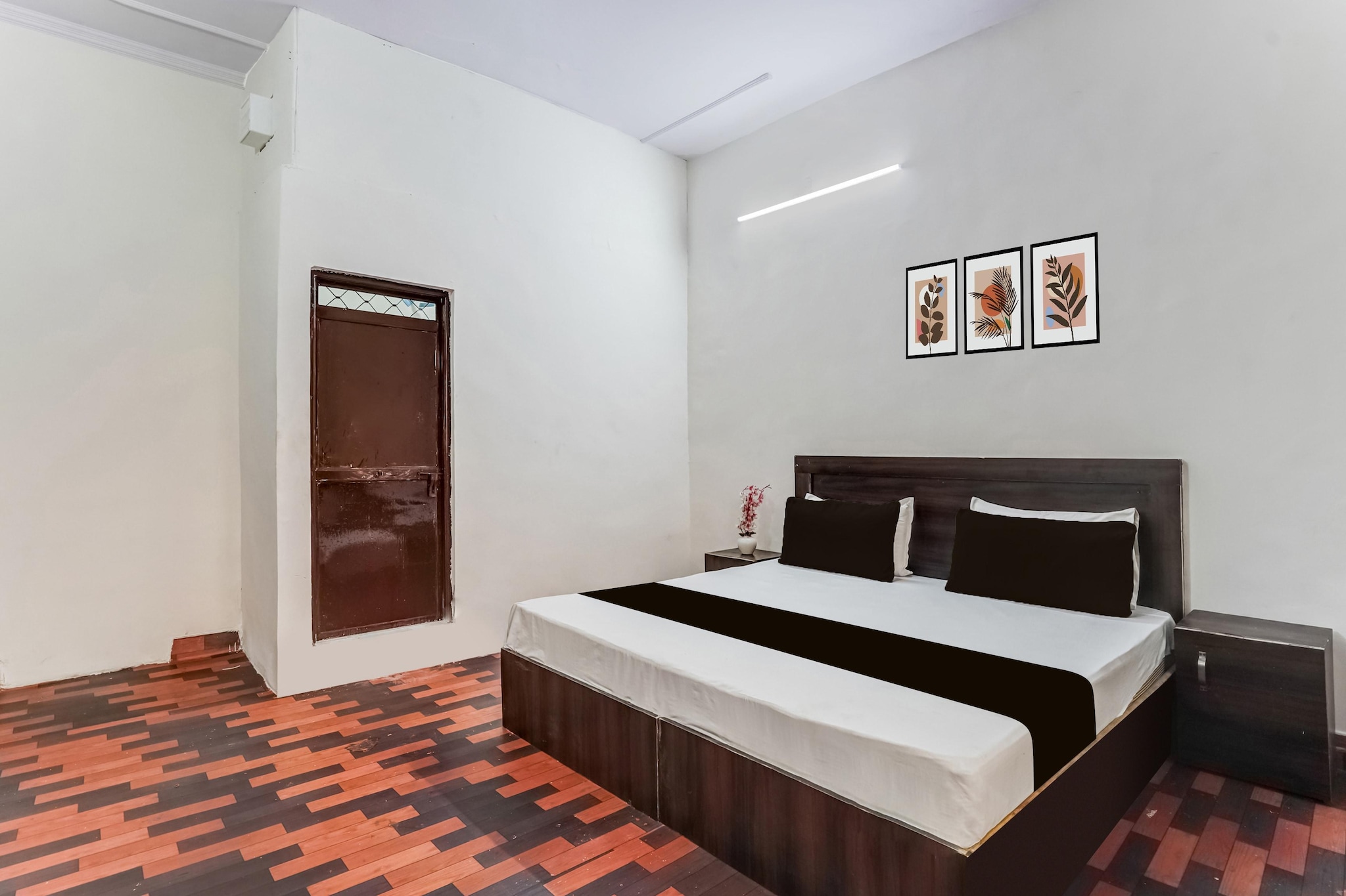 Hotel O Sector 12 Ghaziabad