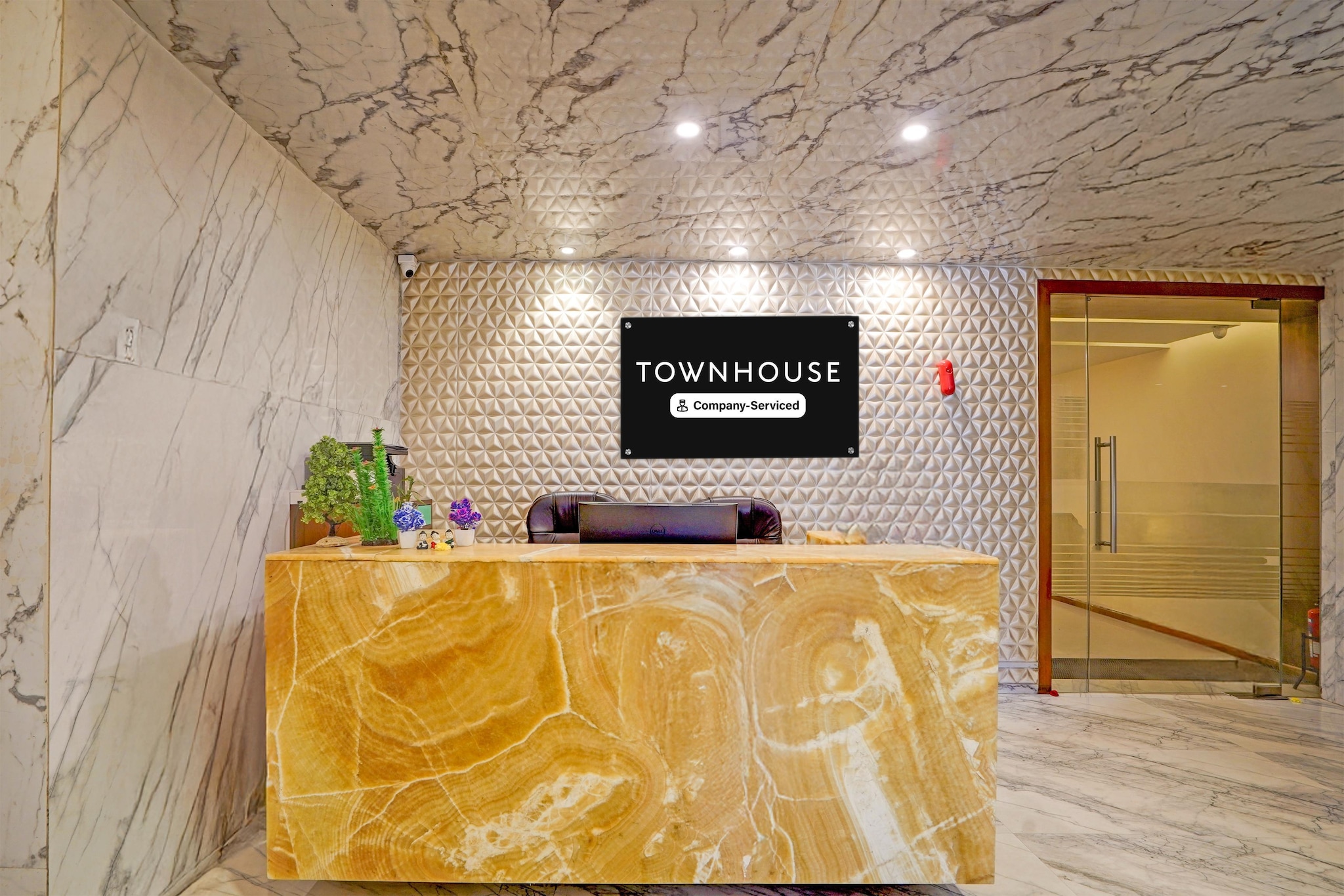 Ground floor: (bedroom(double bed, TV, seating area, air conditioning, telephone), bathroom(bathtub or shower, washbasin, toilet, Towels incl., shampoo, body soap, hot water), lift)
