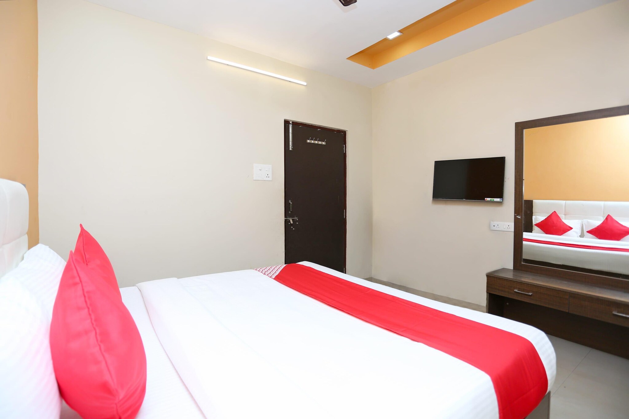 Hotel O Ambuja City Centre Mall