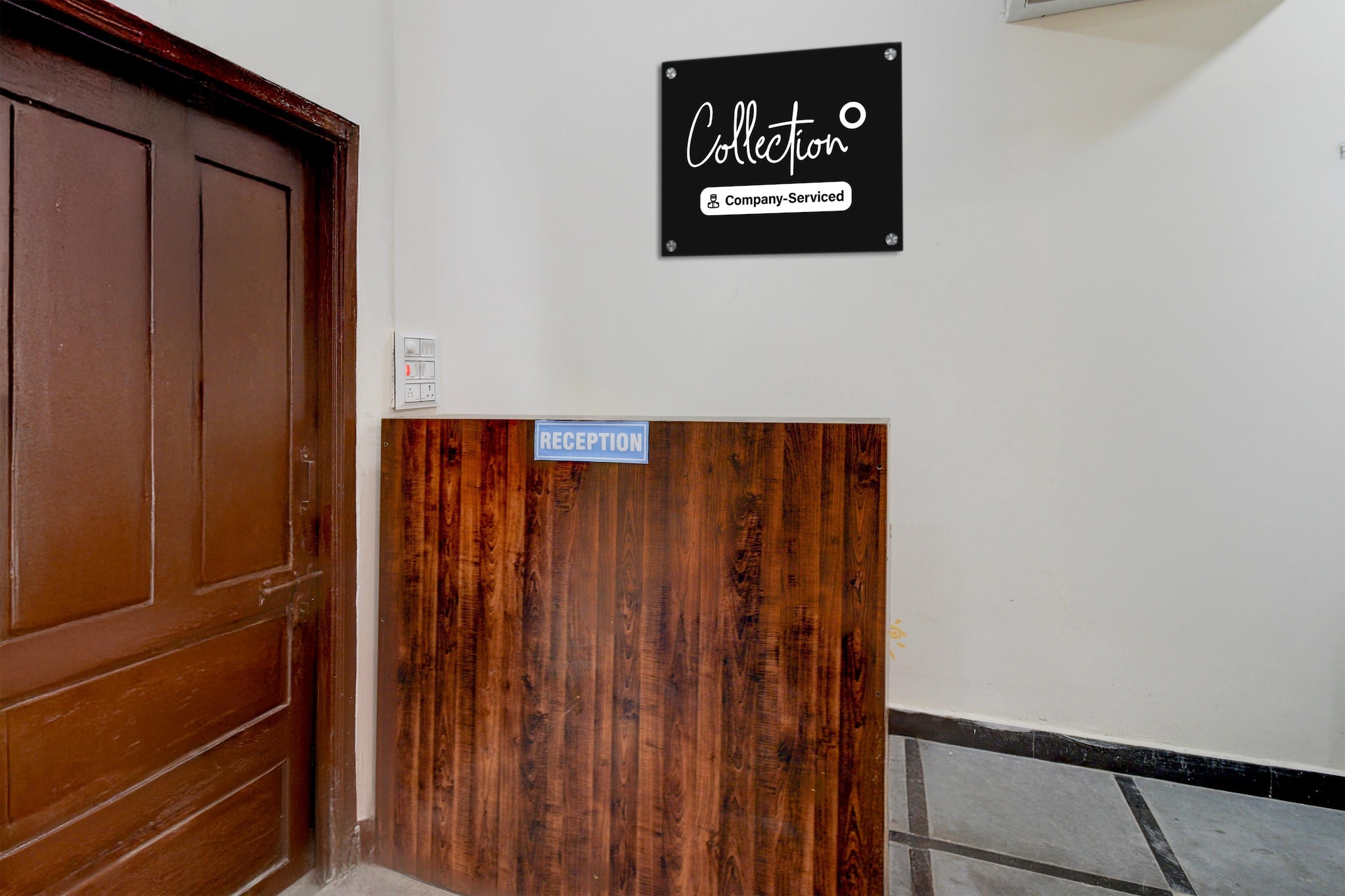 Ground floor: (bedroom(double bed, TV, seating area, air conditioning, telephone), bathroom(bathtub or shower, washbasin, toilet, Towels incl., shampoo, body soap, hot water))