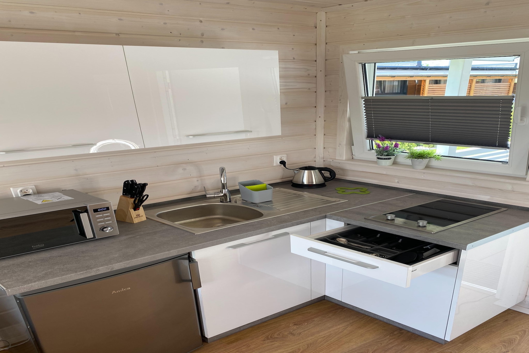 	Domki sobota / sobota dla max 6 osób Dąbki-Kitchen