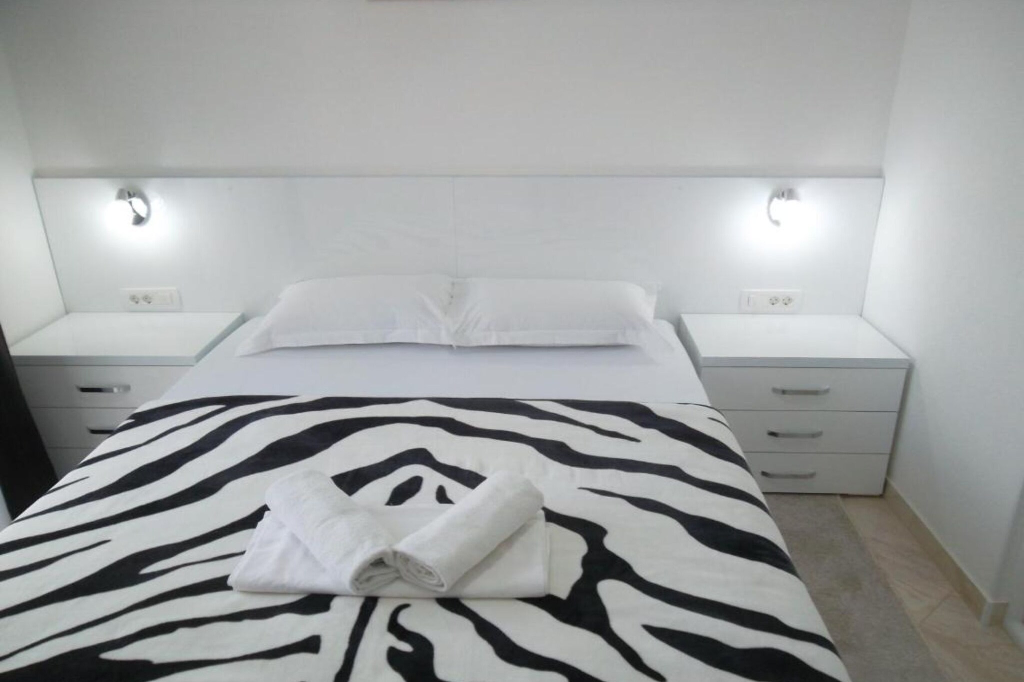 Guest House 4M Gregović - Three bedroom apartment - Bedroom