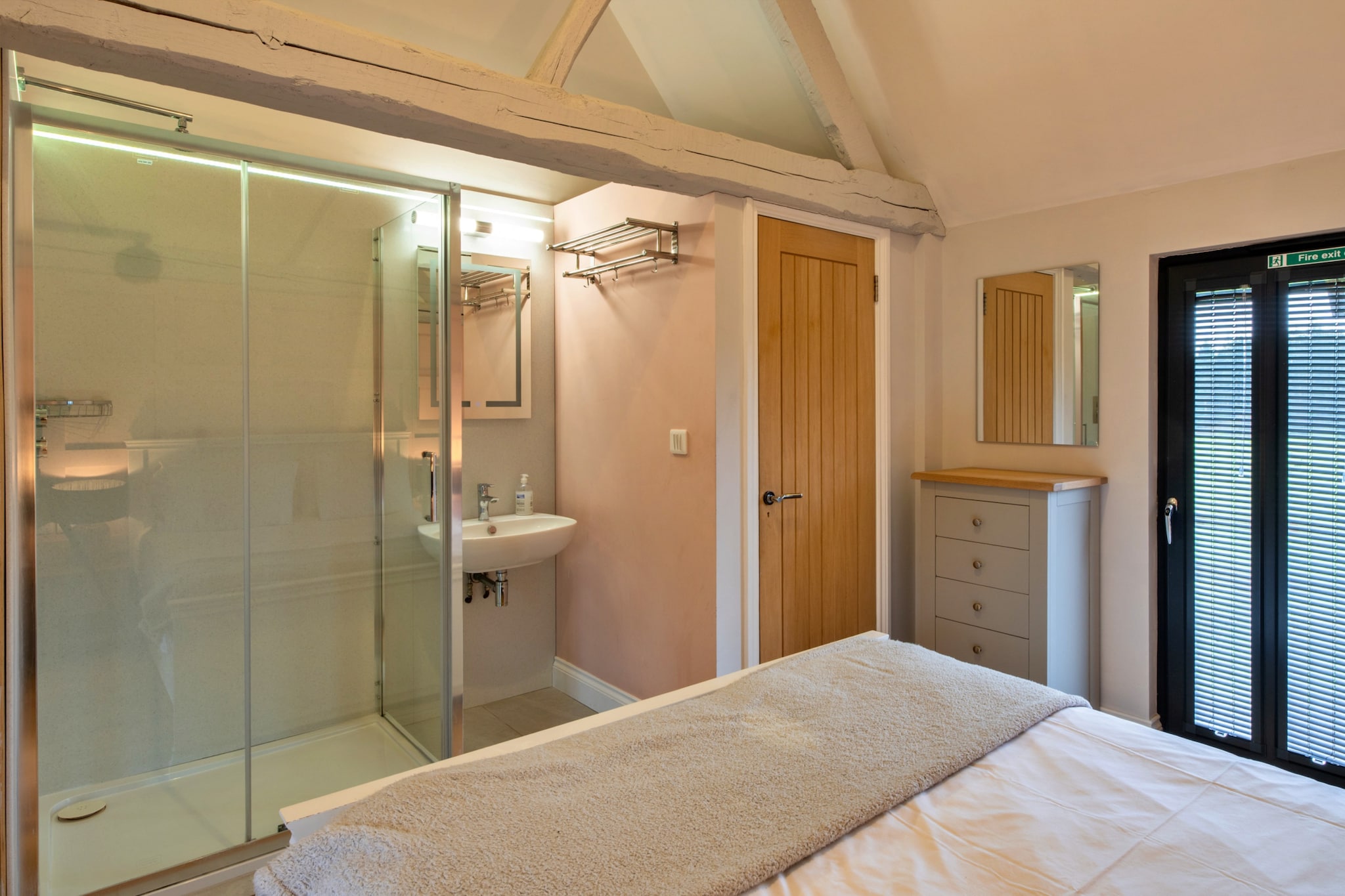 Ploughman's Row No. 1 at Dairy Cottages - Slaapkamer