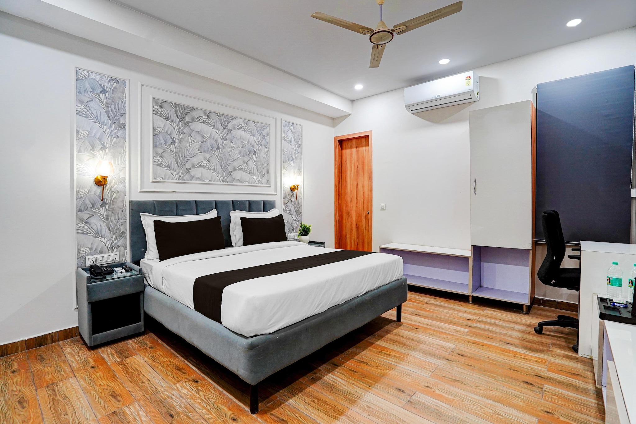 Unmarried couples are warmly welcome at this property.
Guests with local ID proof are warmly welcome.
Complimentary early check-in – Subject to availability.