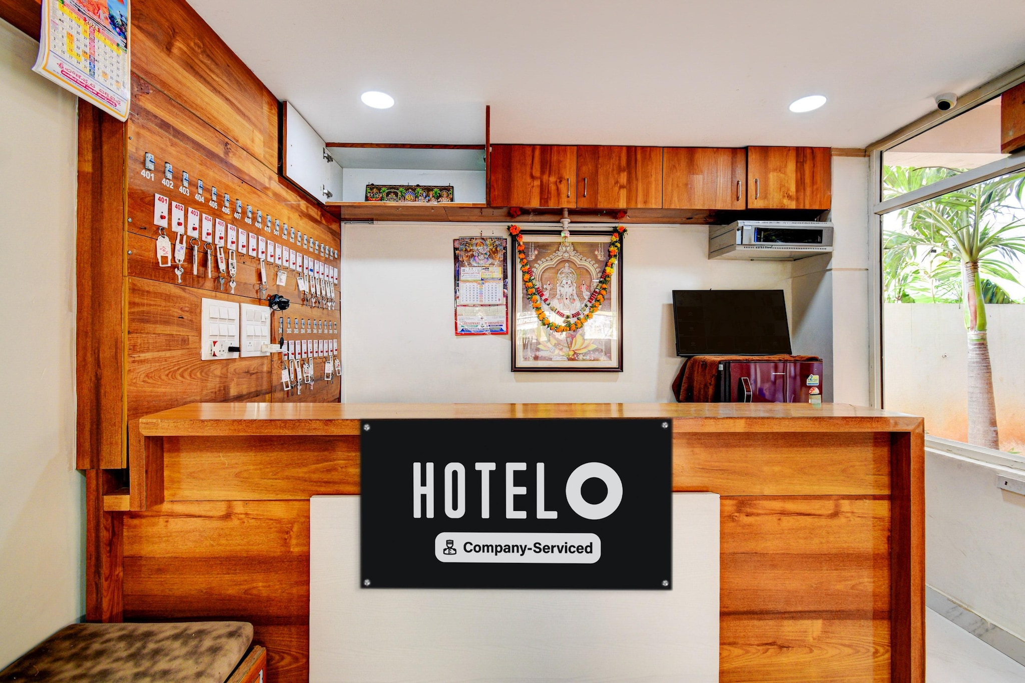 Ground floor: (bedroom(double bed, TV, electric kettle, air conditioning, telephone, Floor mattress), bathroom(seating area, bathtub or shower, shower, washbasin, toilet, Towels incl., shampoo, body soap, hot water), lift)