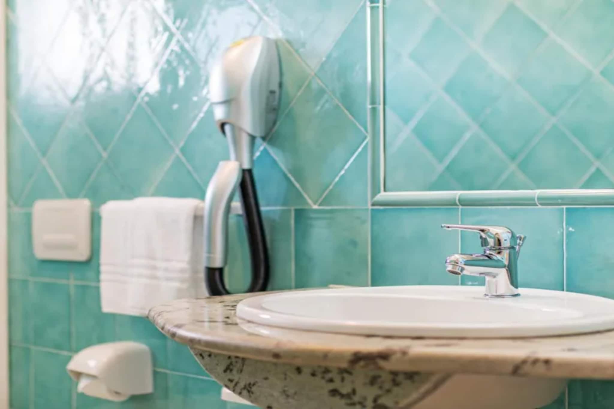 Residence Club Gli Ontani APARTMENT 1 BEDROOM - 4 PAX B4-Badkamer