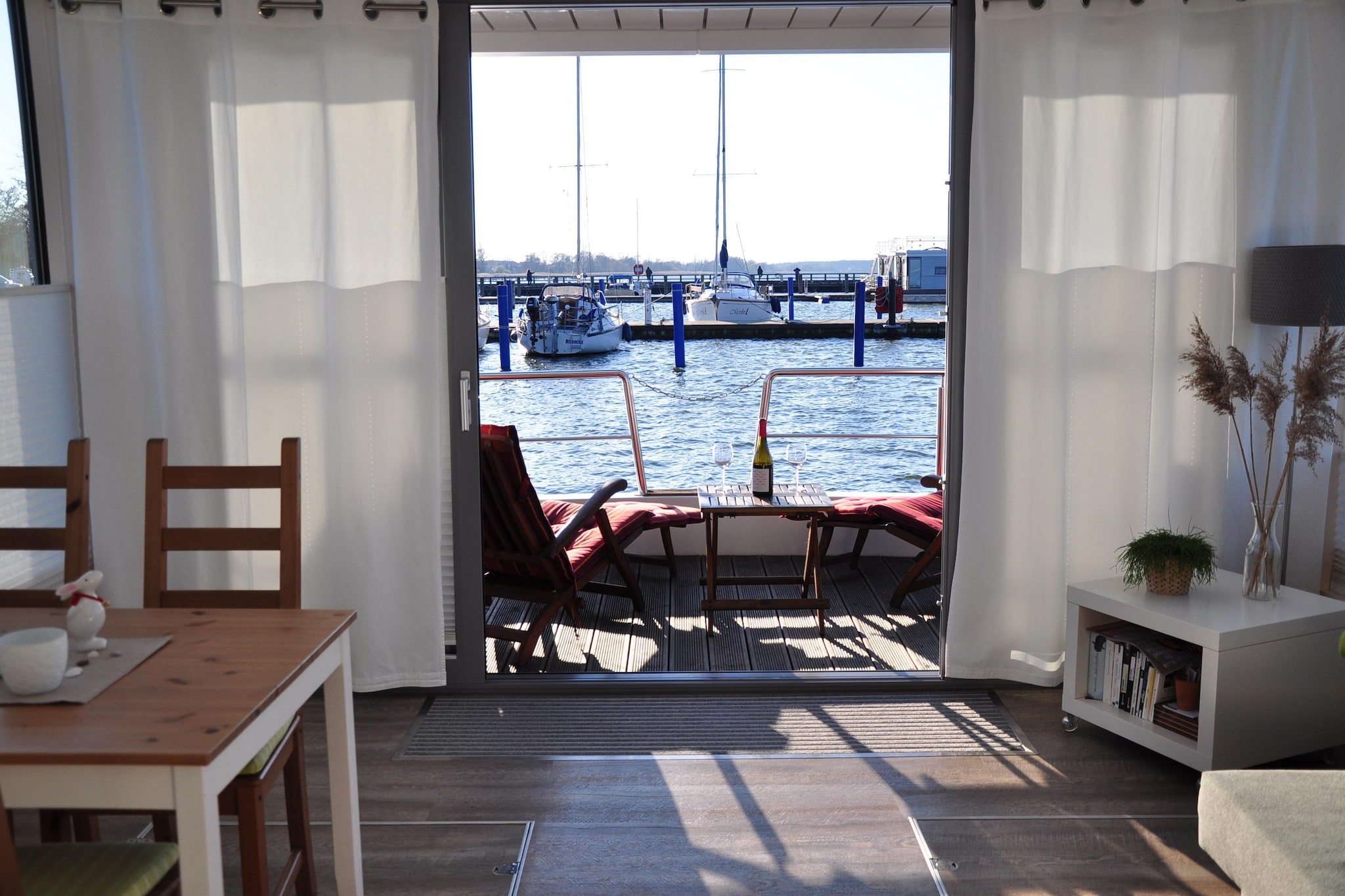 Floating House Paula-Wohnzimmer