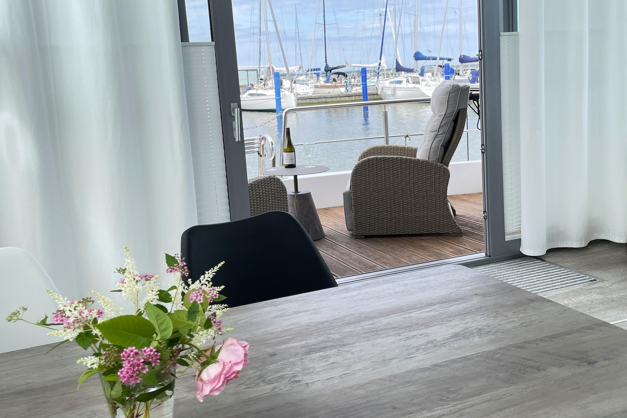 Floating House Paula - Wohnzimmer