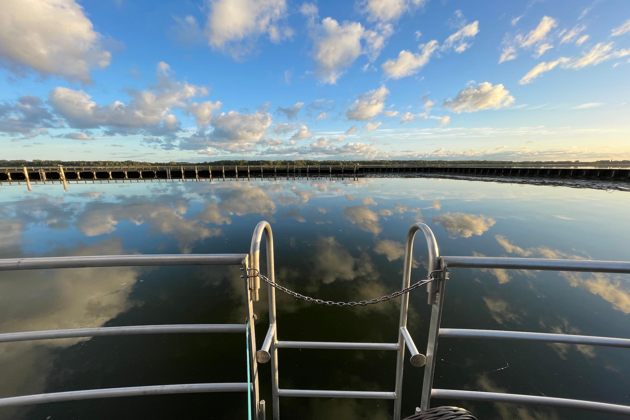 Floating House Charlotte-Uitzicht zomer