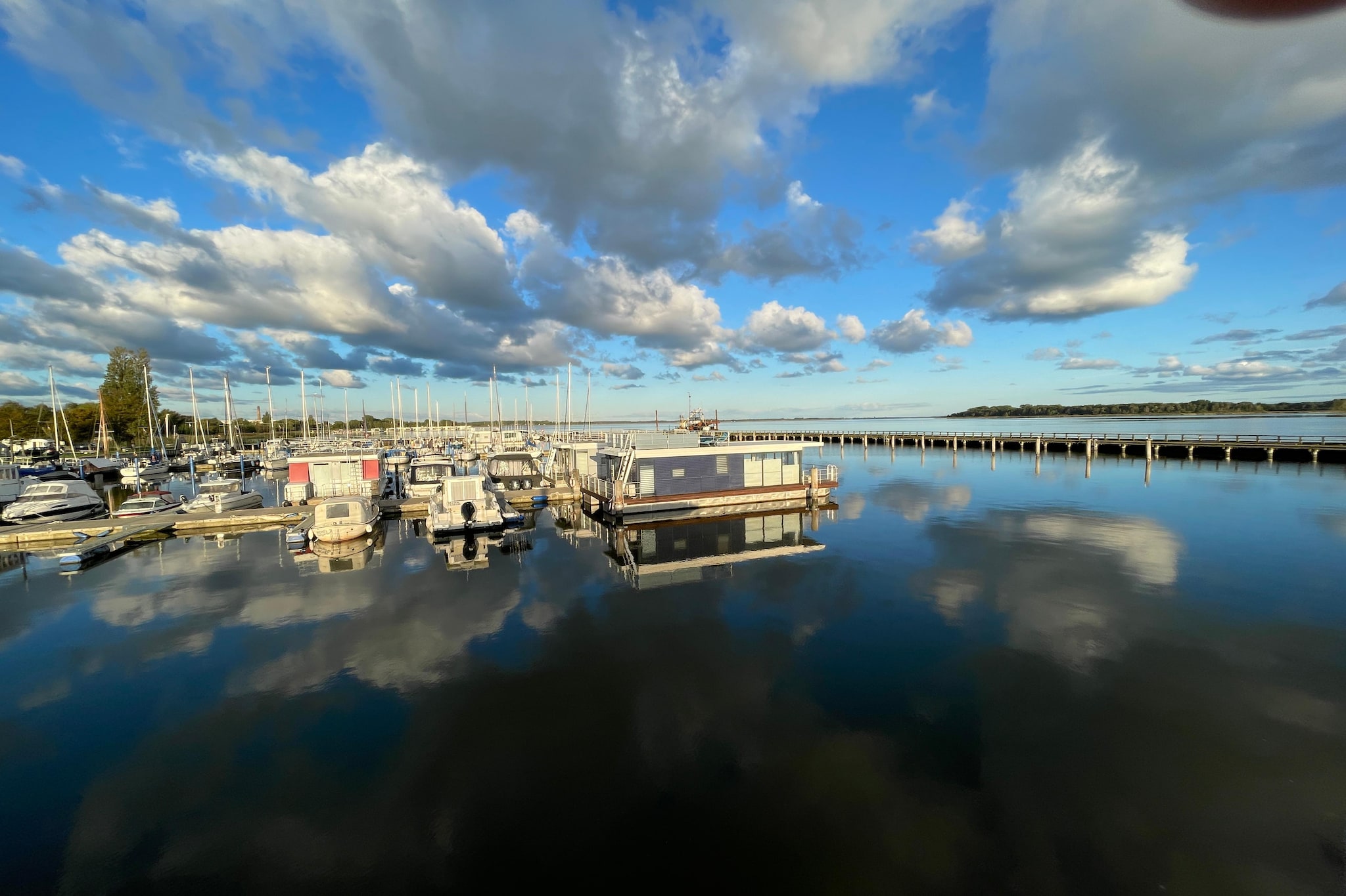 Floating House Rosi-Gebieden zomer 1km