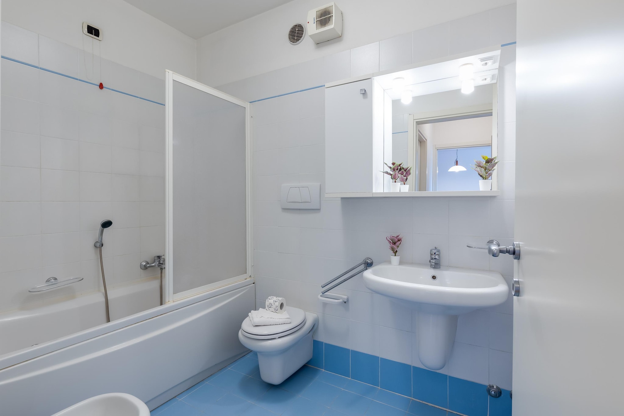 RESIDENCE PORTO LETIZIA - PALACE-1ROOM APT 4 PAX MOUNTAIN VIEW PLUS 8203 - P1MP4-Badkamer