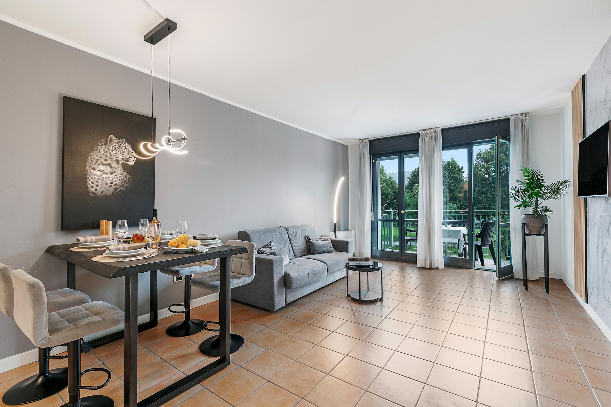 RESIDENCE PORTO LETIZIA - PALACE-1ROOM APT 4 PAX MOUNTAIN VIEW DELUXE8204 - P1MD4-Woonkamer