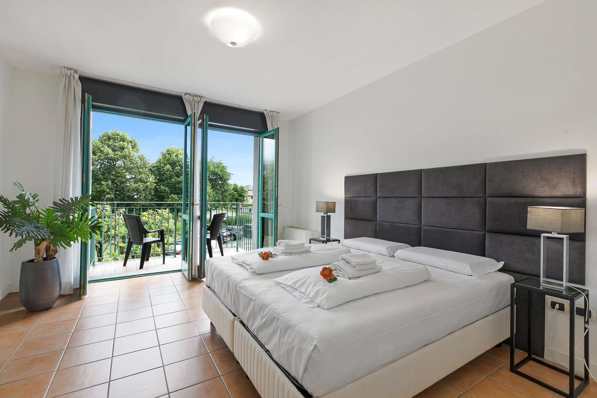 RESIDENCE PORTO LETIZIA - PALACE-1ROOM APT 4 PAX MOUNTAIN VIEW DELUXE8204 - P1MD4-Slaapkamer