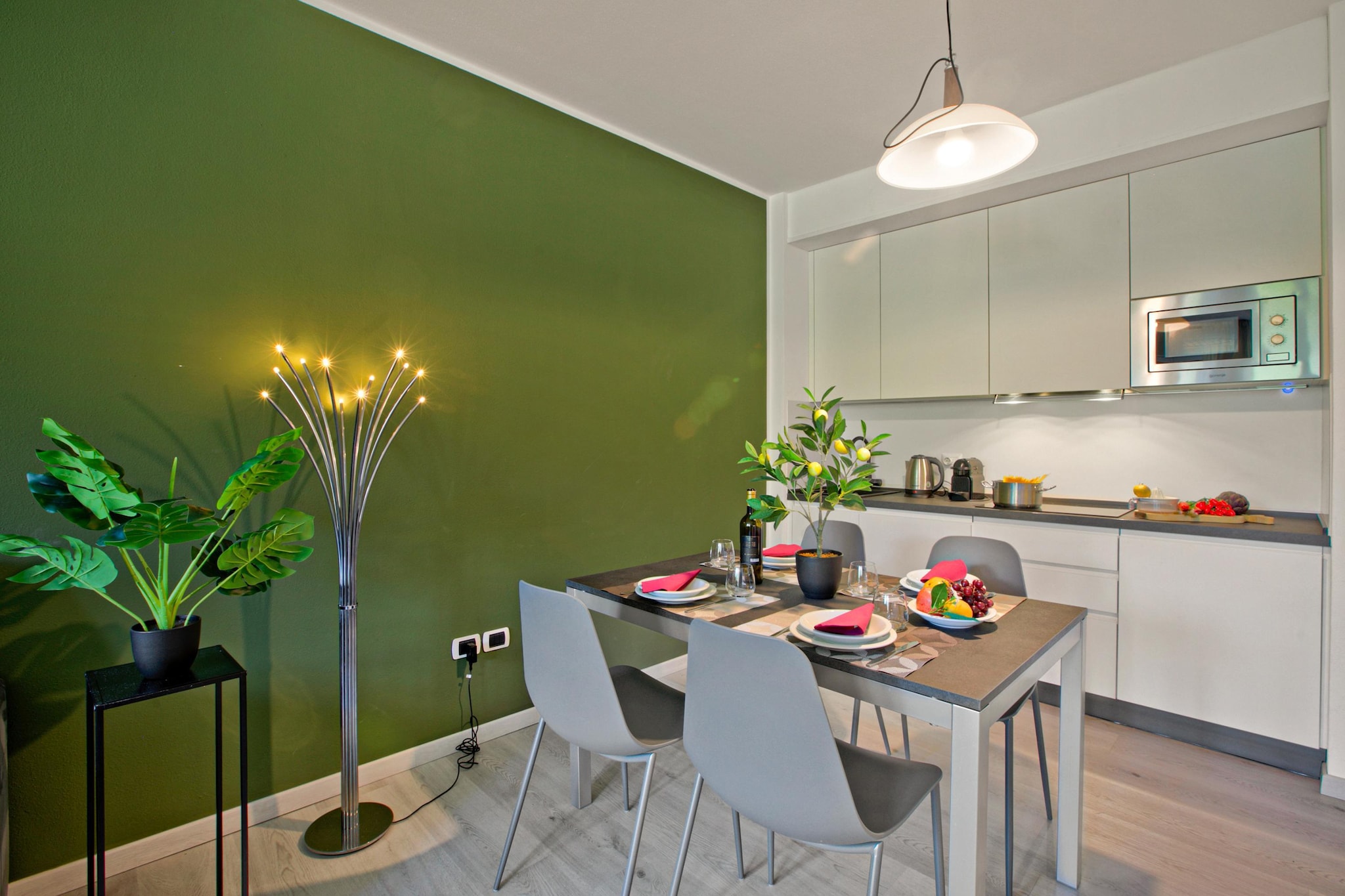 RESIDENCE PORTO LETIZIA - PALACE-1ROOM APT 4 PAX MOUNTAIN VIEW DELUXE8204 - P1MD4-Eetkamer