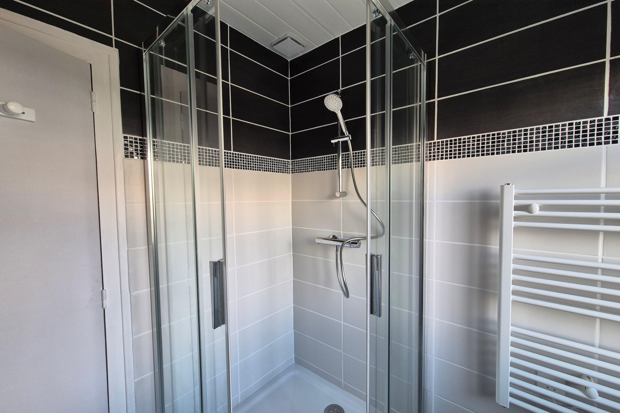 Gîte "Yvonne" à Plurien-Badkamer