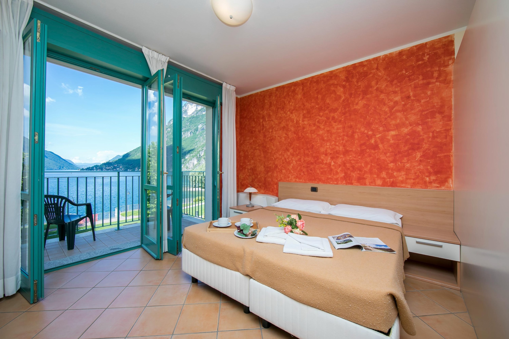 RESIDENCE PORTO LETIZIA - PALACE-1ROOM APT 4 PAX LAKE VIEW PLUS 8205 - P1LP4-Slaapkamer