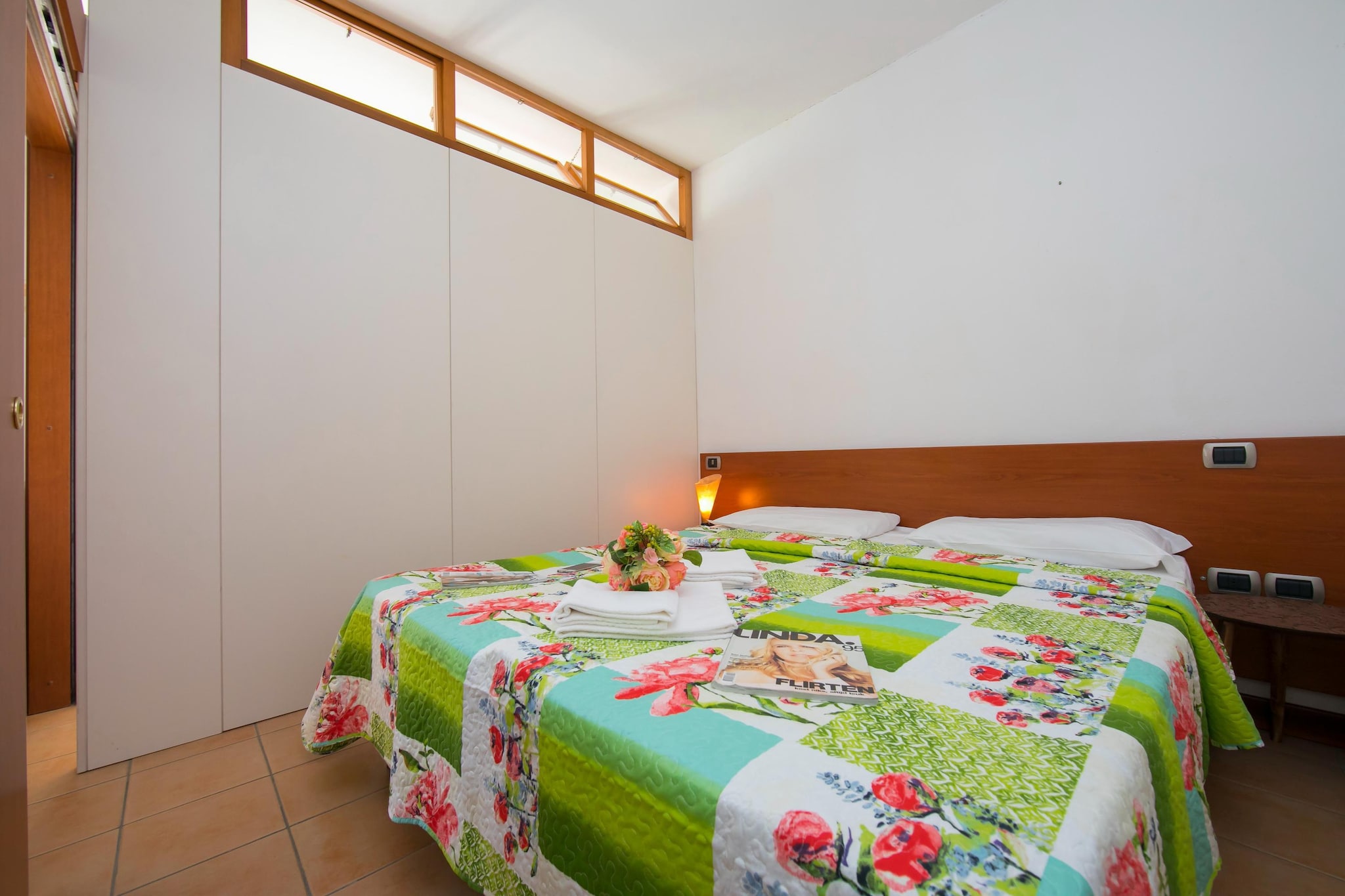RESIDENCE PORTO LETIZIA - PALACE-1ROOM APT 4 PAX LAKE VIEW PLUS 8205 - P1LP4-Slaapkamer