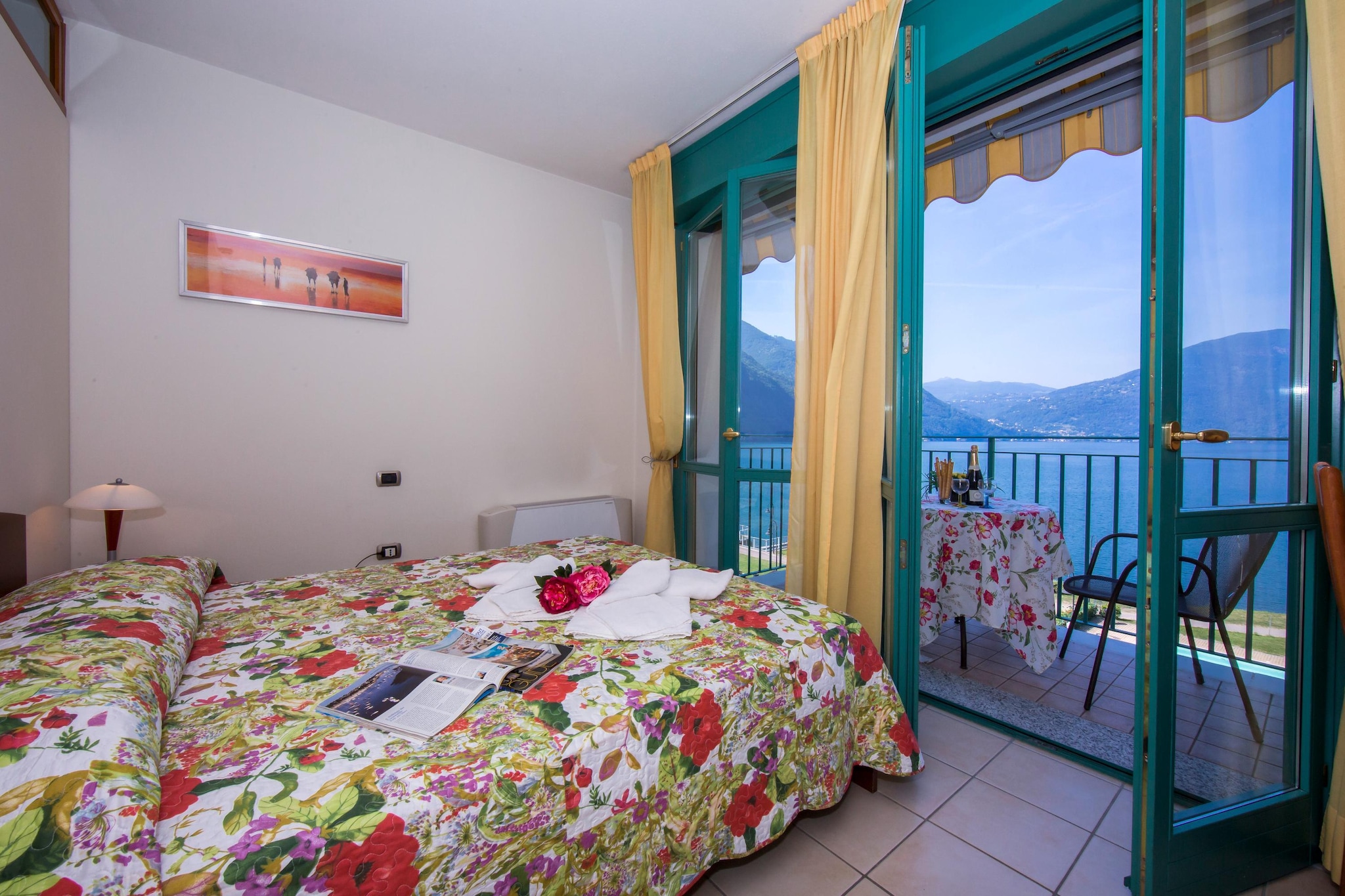 RESIDENCE PORTO LETIZIA - PALACE-1ROOM APT 4 PAX LAKE VIEW PLUS 8205 - P1LP4-Slaapkamer