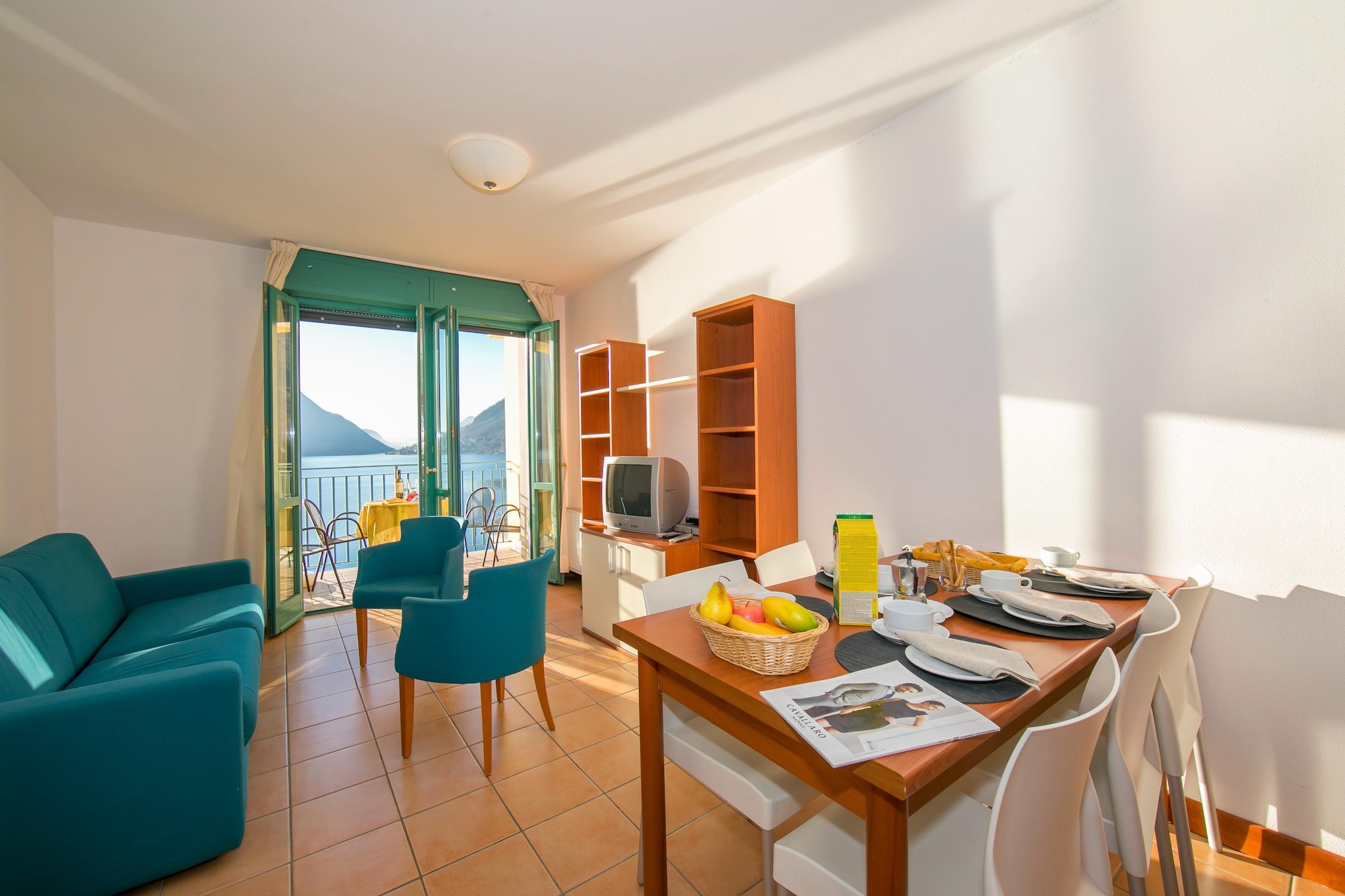 RESIDENCE PORTO LETIZIA - PALACE-1ROOM APT 4 PAX LAKE VIEW PLUS 8205 - P1LP4-Woonkamer