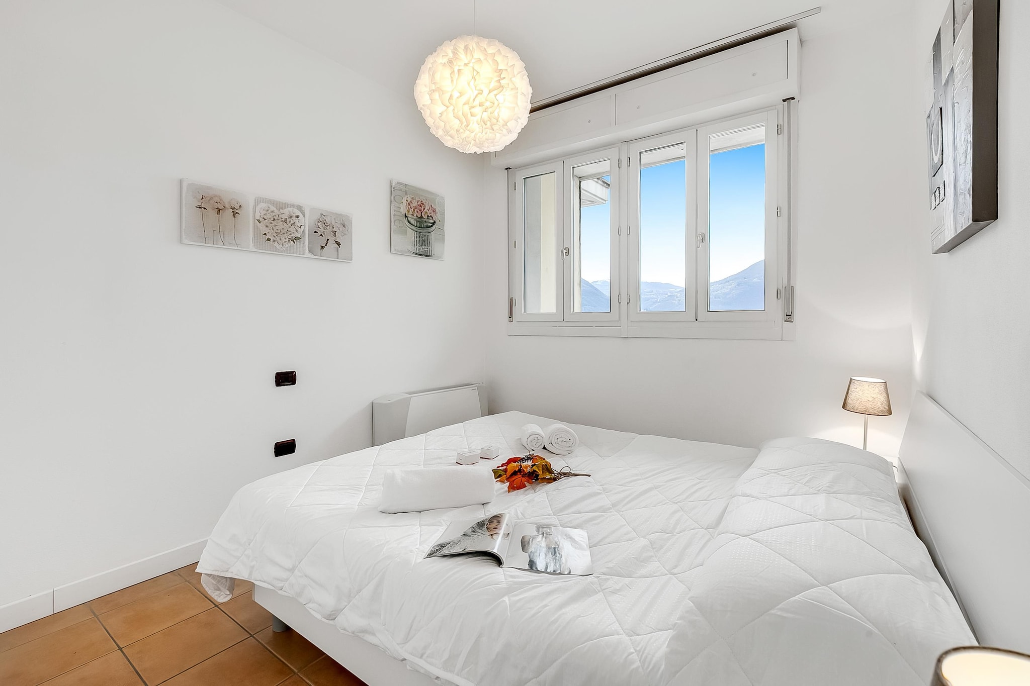 RESIDENCE PORTO LETIZIA - PALACE-1ROOM APT 4 PAX LAKE VIEW DELUXE 8206 - P1LD4-Slaapkamer