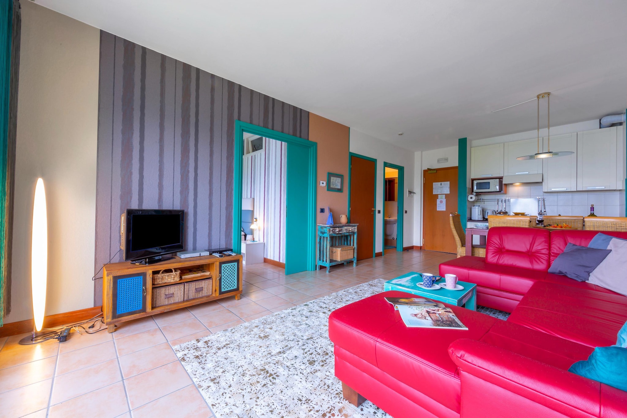 RESIDENCE PORTO LETIZIA - PALACE-1ROOM APT 4 PAX LAKE VIEW DELUXE 8206 - P1LD4-Woonkamer