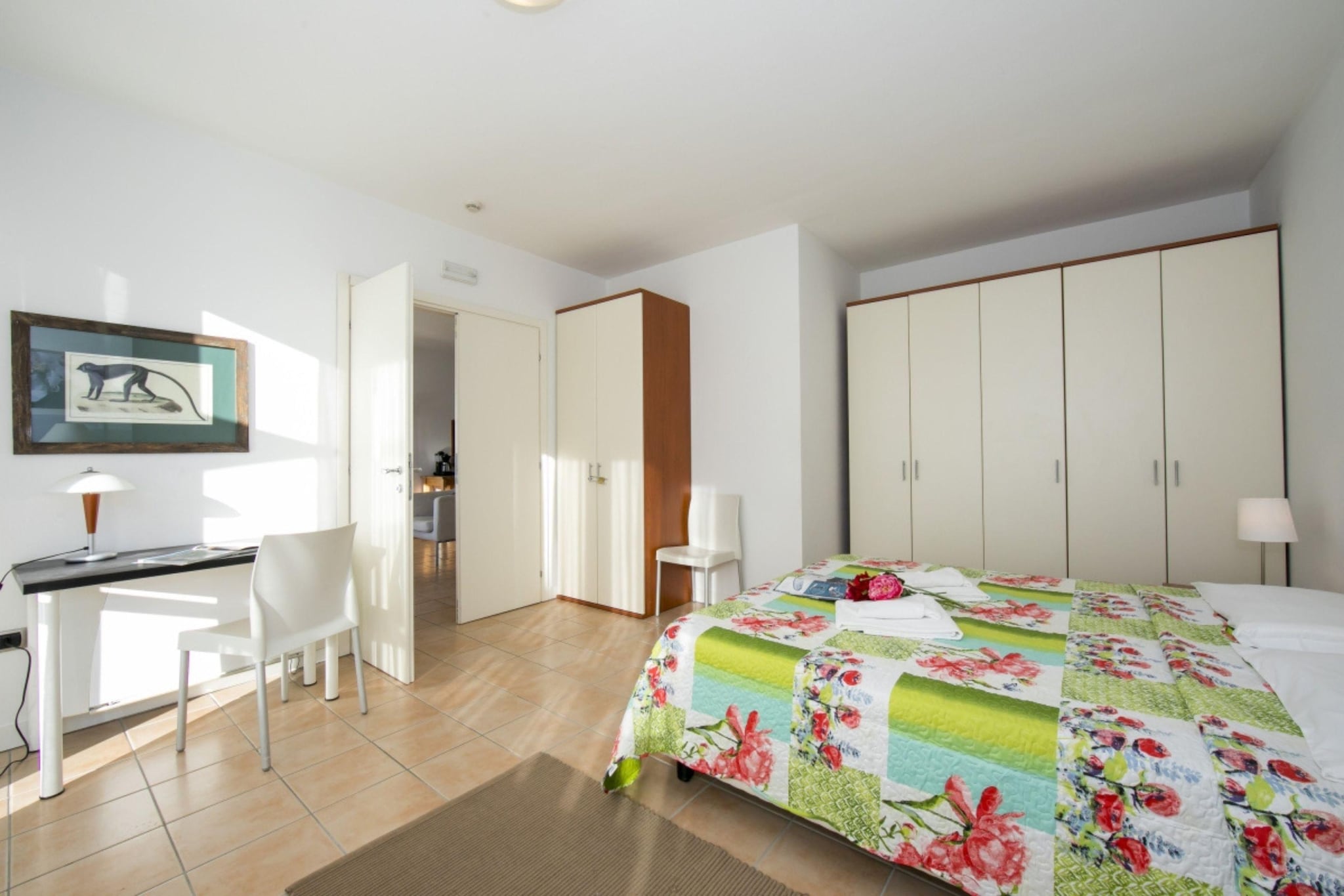 RESIDENCE PORTO LETIZIA - PALACE-1ROOM APT 4 PAX LAKE VIEW DELUXE 8206 - P1LD4-Slaapkamer