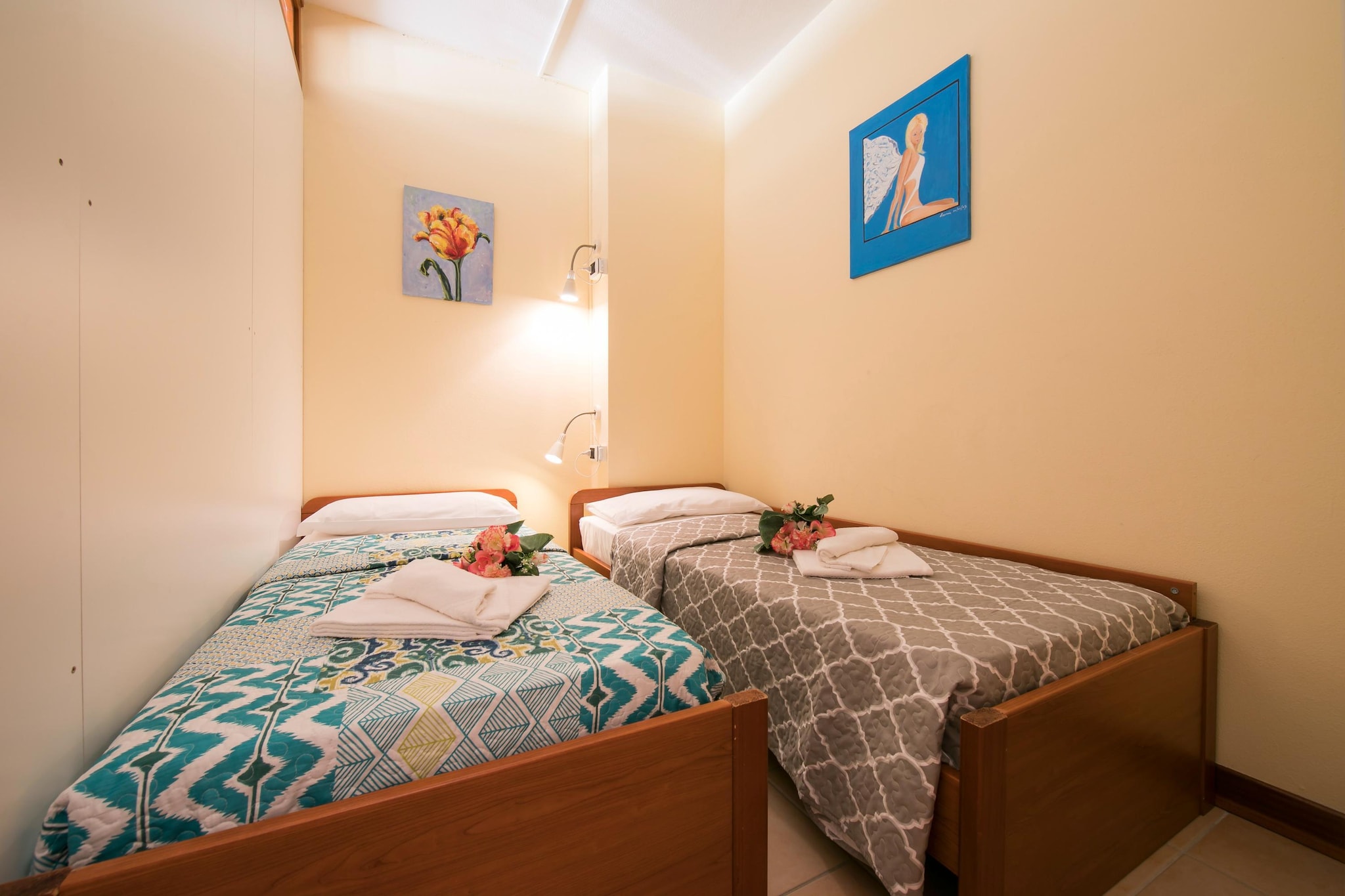 RESIDENCE PORTO LETIZIA - PALACE-2ROOM APT 6 PAX LAKE VIEW 8209 - P2LP6-Slaapkamer