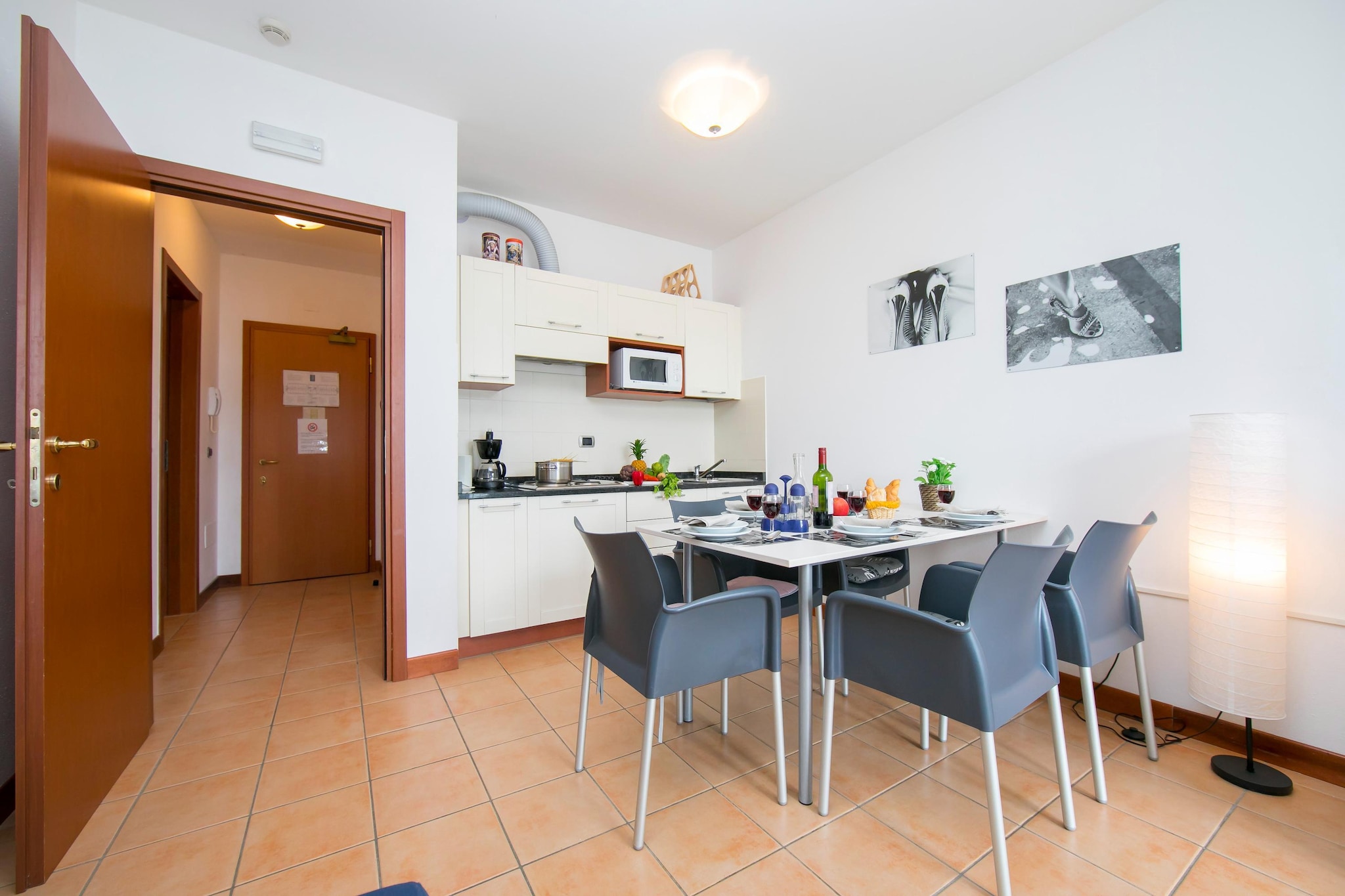 RESIDENCE PORTO LETIZIA - PALACE-2ROOM APT 6 PAX LAKE VIEW 8209 - P2LP6-Eetkamer