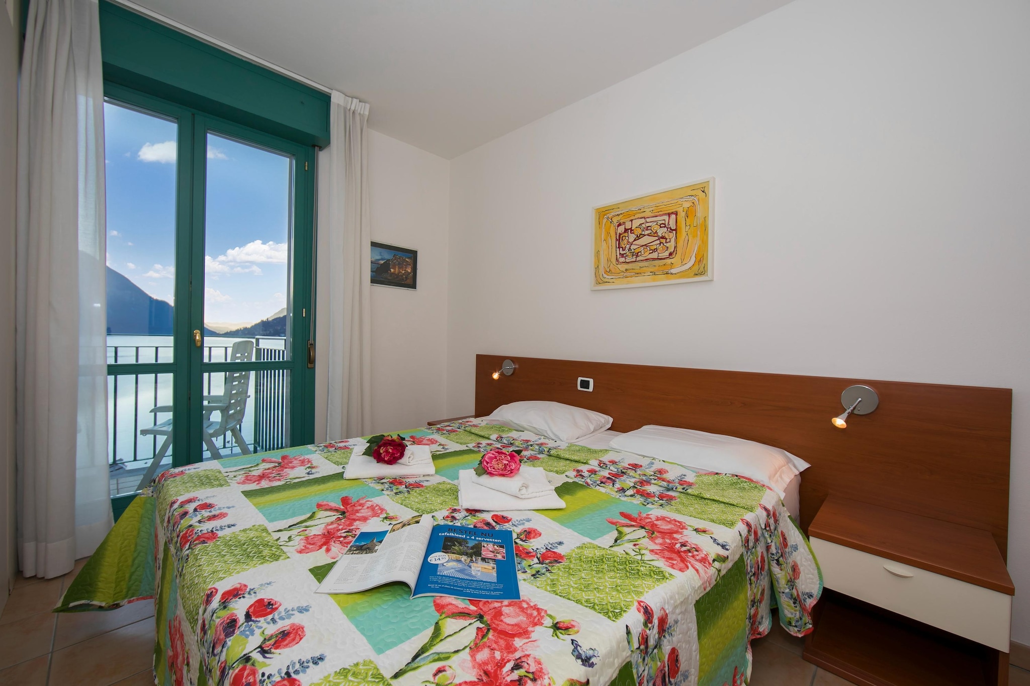 RESIDENCE PORTO LETIZIA - PALACE-2ROOM APT 6 PAX LAKE VIEW 8209 - P2LP6-Slaapkamer