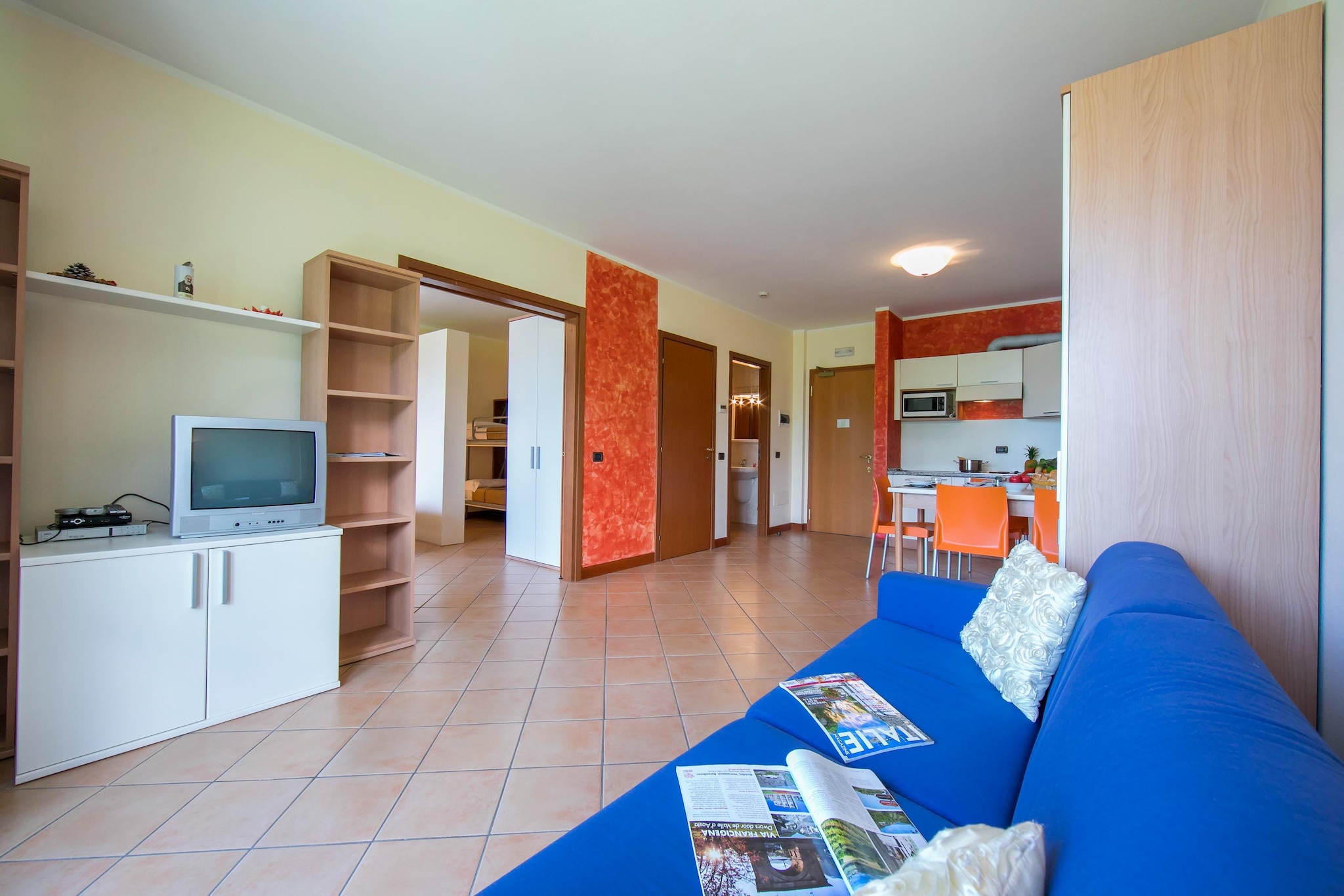 RESIDENCE PORTO LETIZIA - PALACE-2ROOM APT 6 PAX LAKE VIEW 8209 - P2LP6-Woonkamer
