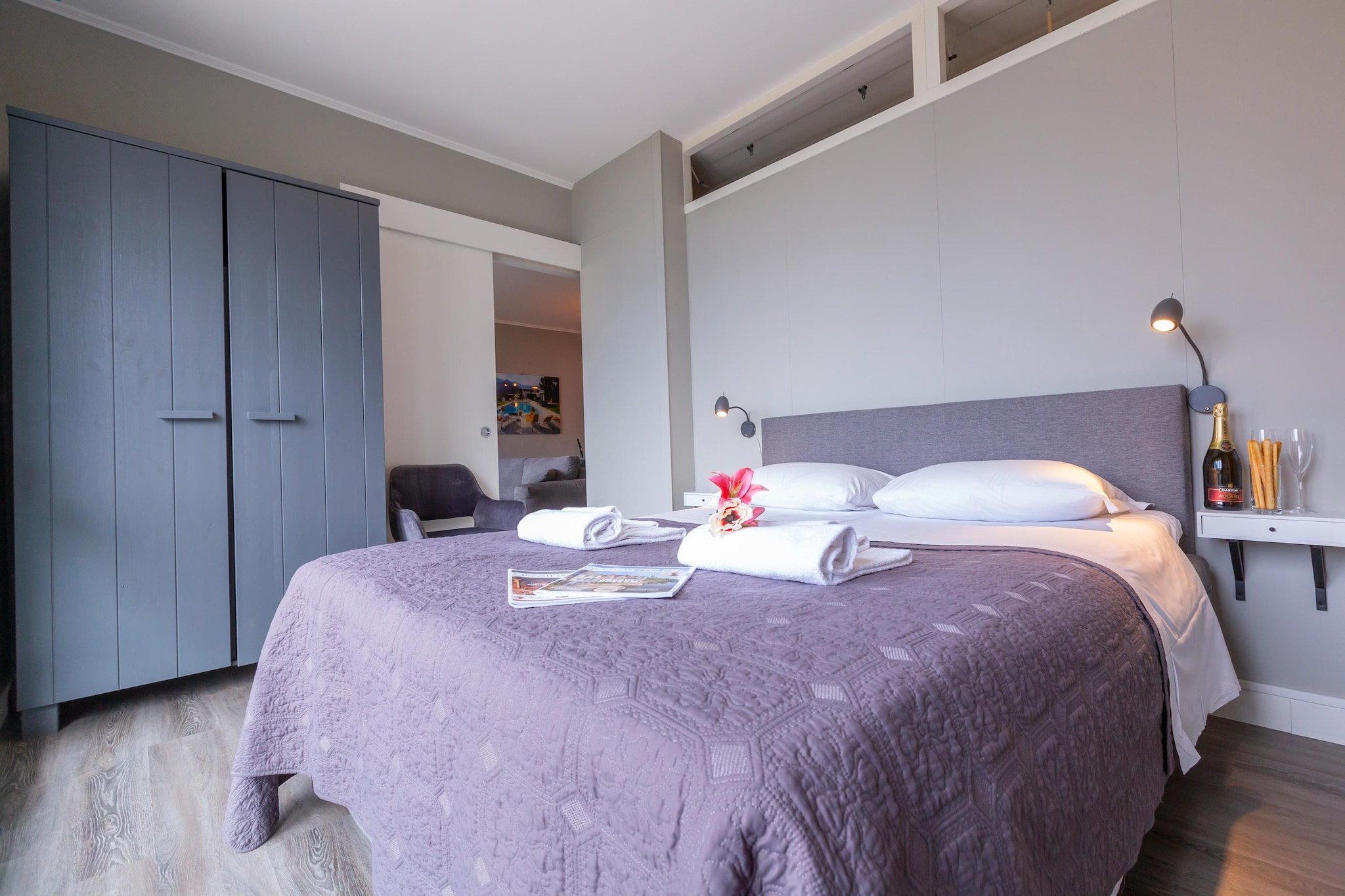 RESIDENCE PORTO LETIZIA - PALACE-2ROOM APT 6 PAX LAKE VIEW DELUXE 8210 - P2LD6-Slaapkamer