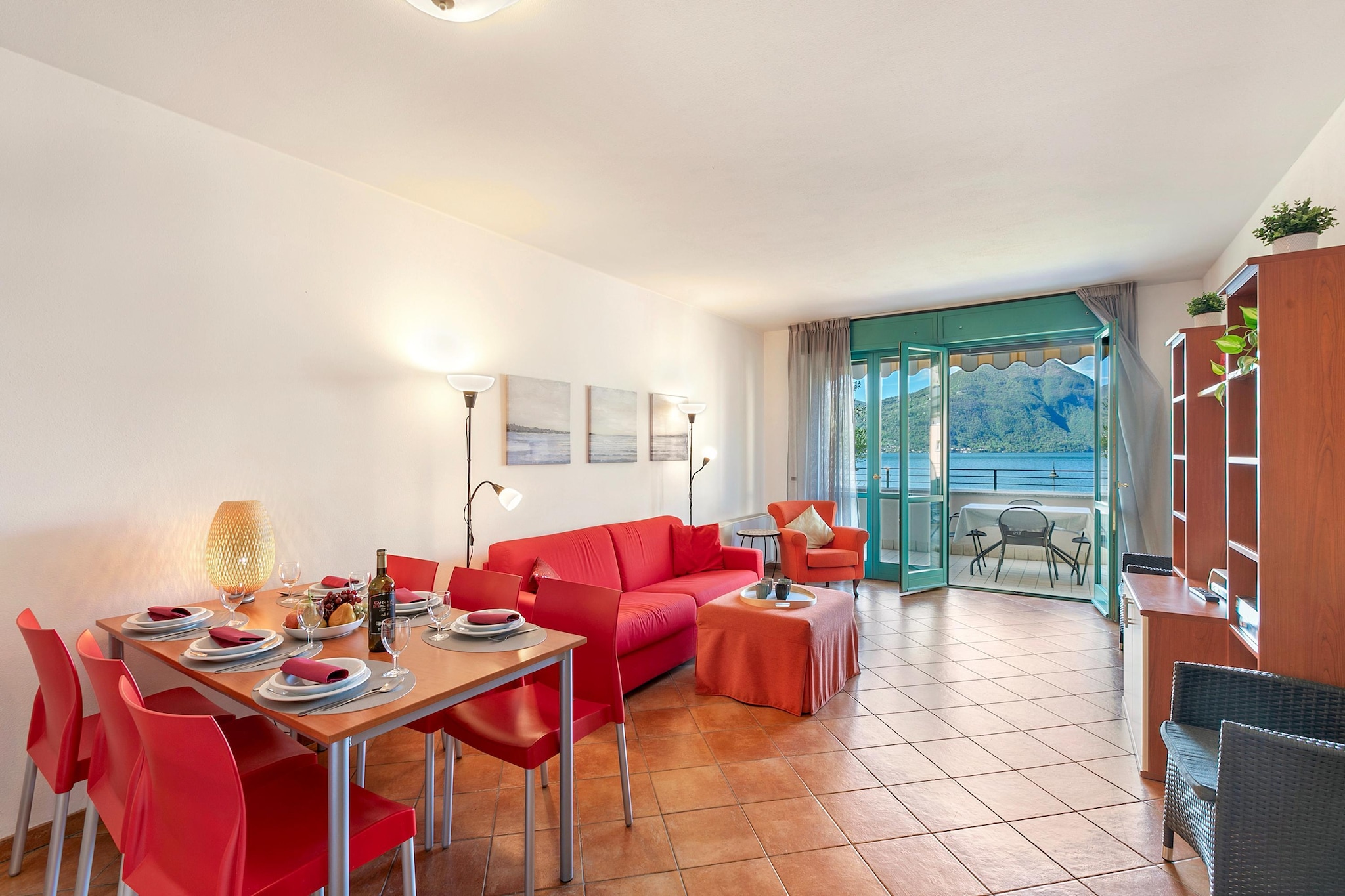 RESIDENCE PORTO LETIZIA - PALACE-2ROOM APT 6 PAX LAKE VIEW DELUXE 8210 - P2LD6-Woonkamer